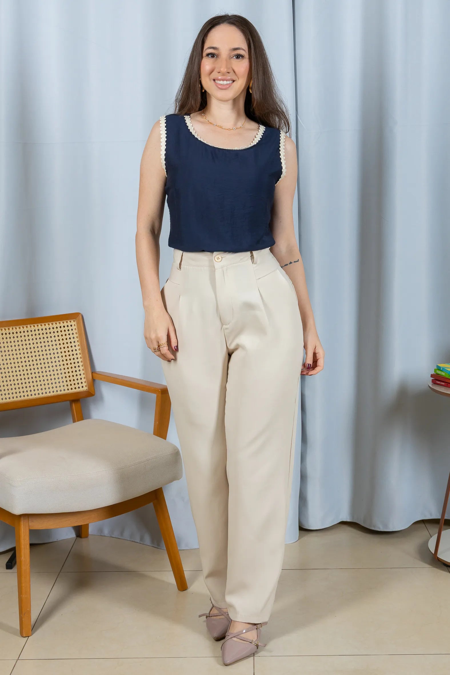 Regata Detalhe Acabamento Bordado Visco Brise Selma Azul Marinho