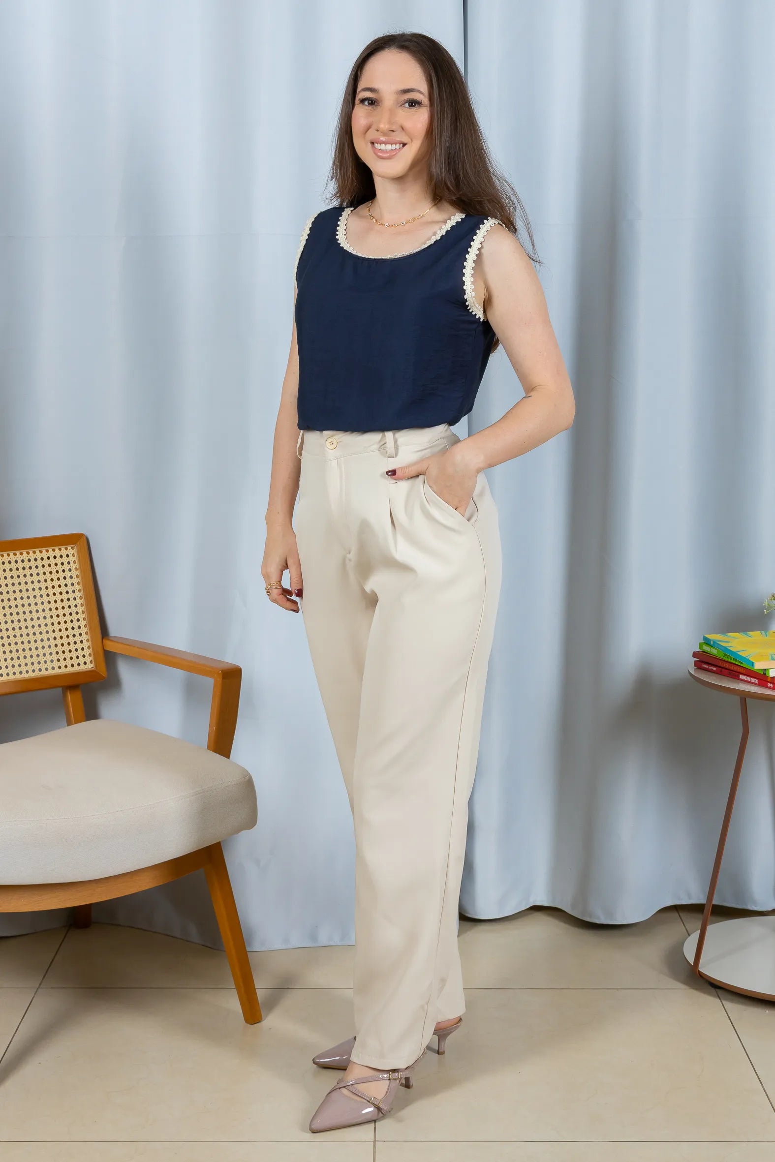 Regata Detalhe Acabamento Bordado Visco Brise Selma Azul Marinho