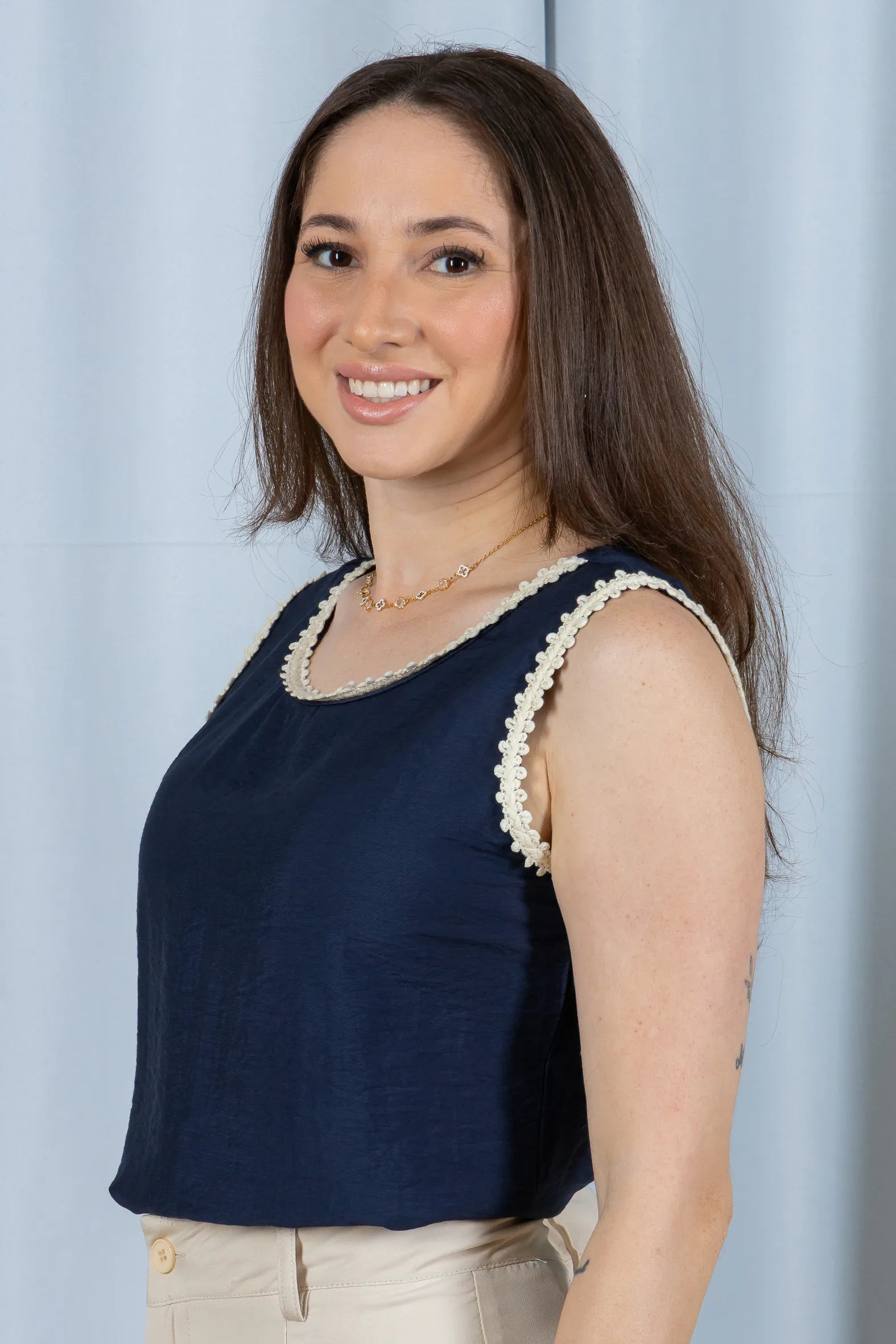 Regata Detalhe Acabamento Bordado Visco Brise Selma Azul Marinho