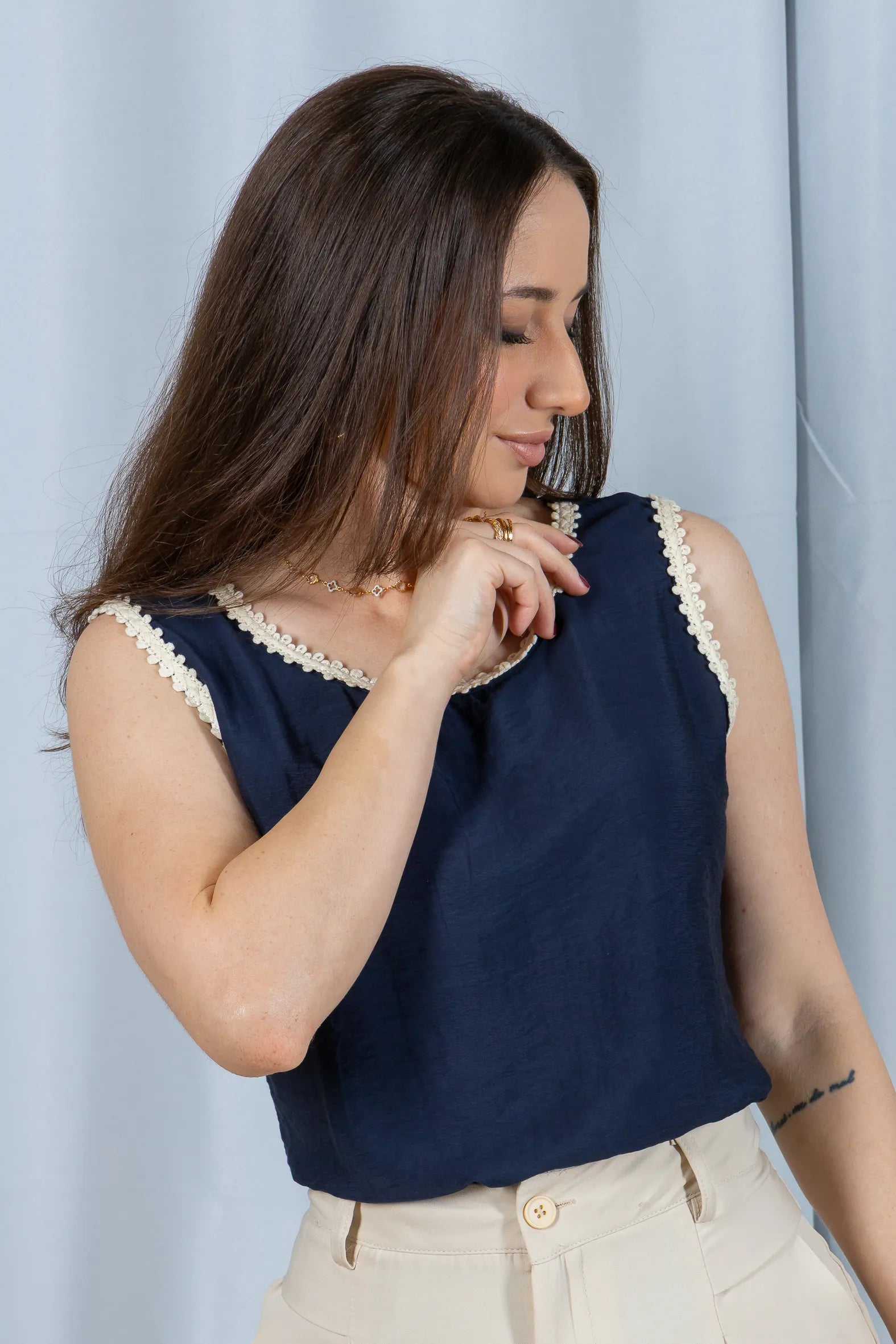 Regata Detalhe Acabamento Bordado Visco Brise Selma Azul Marinho