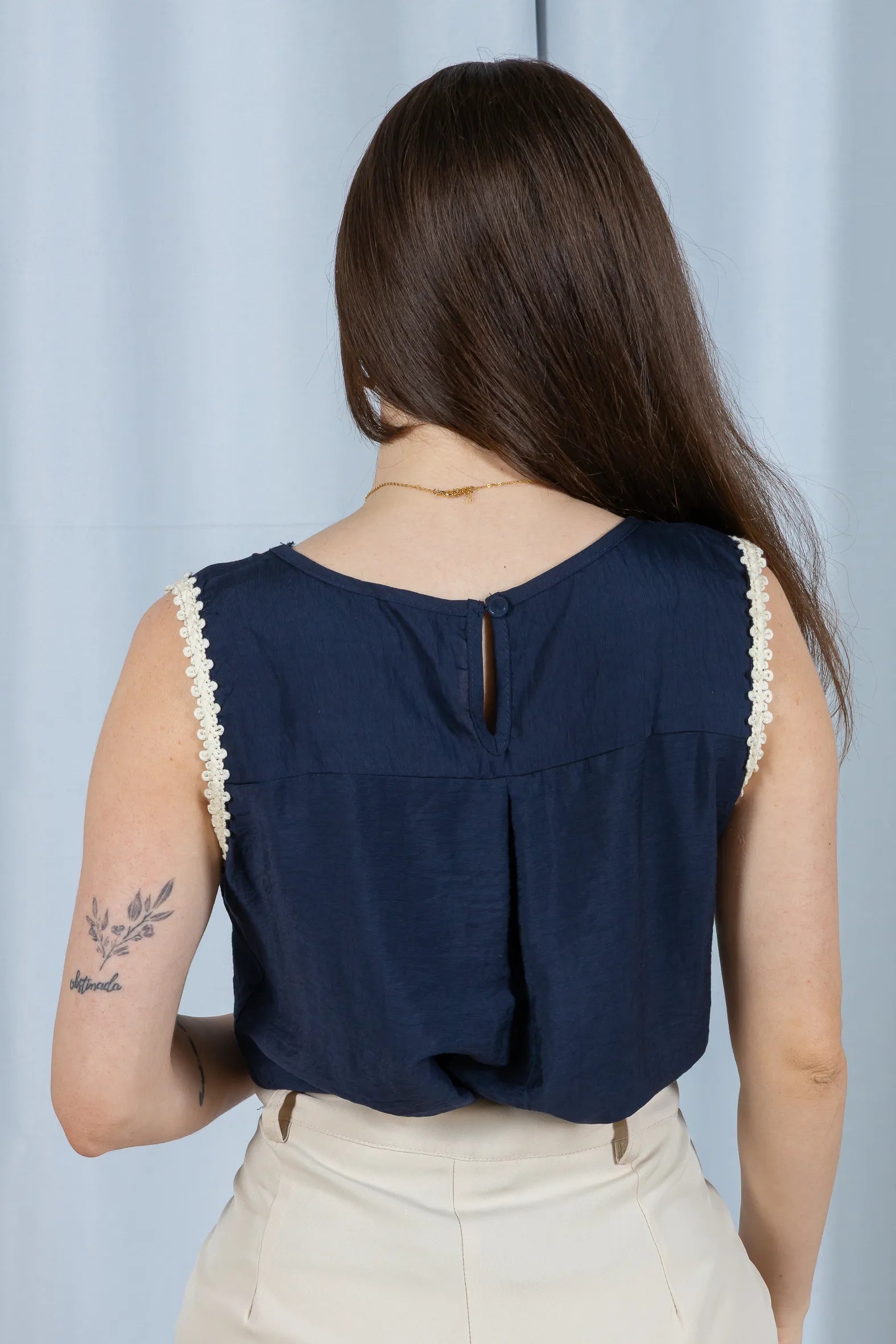 Regata Detalhe Acabamento Bordado Visco Brise Selma Azul Marinho