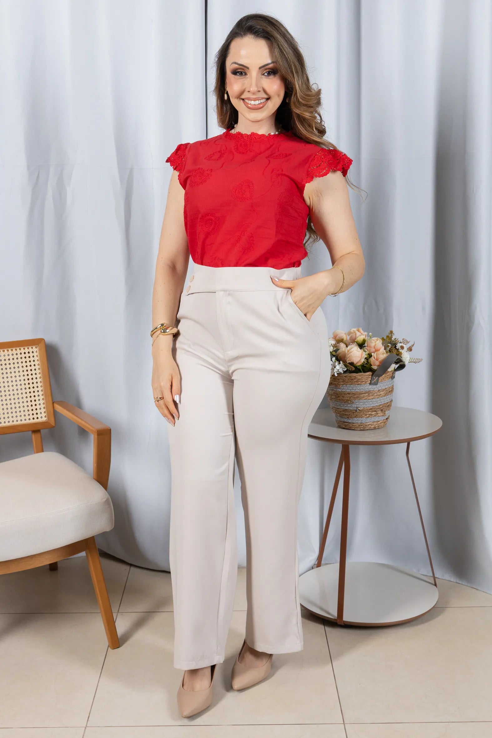 Blusa em Laise Mirela Vermelha — Feminina, fresca e elegante sem exagero