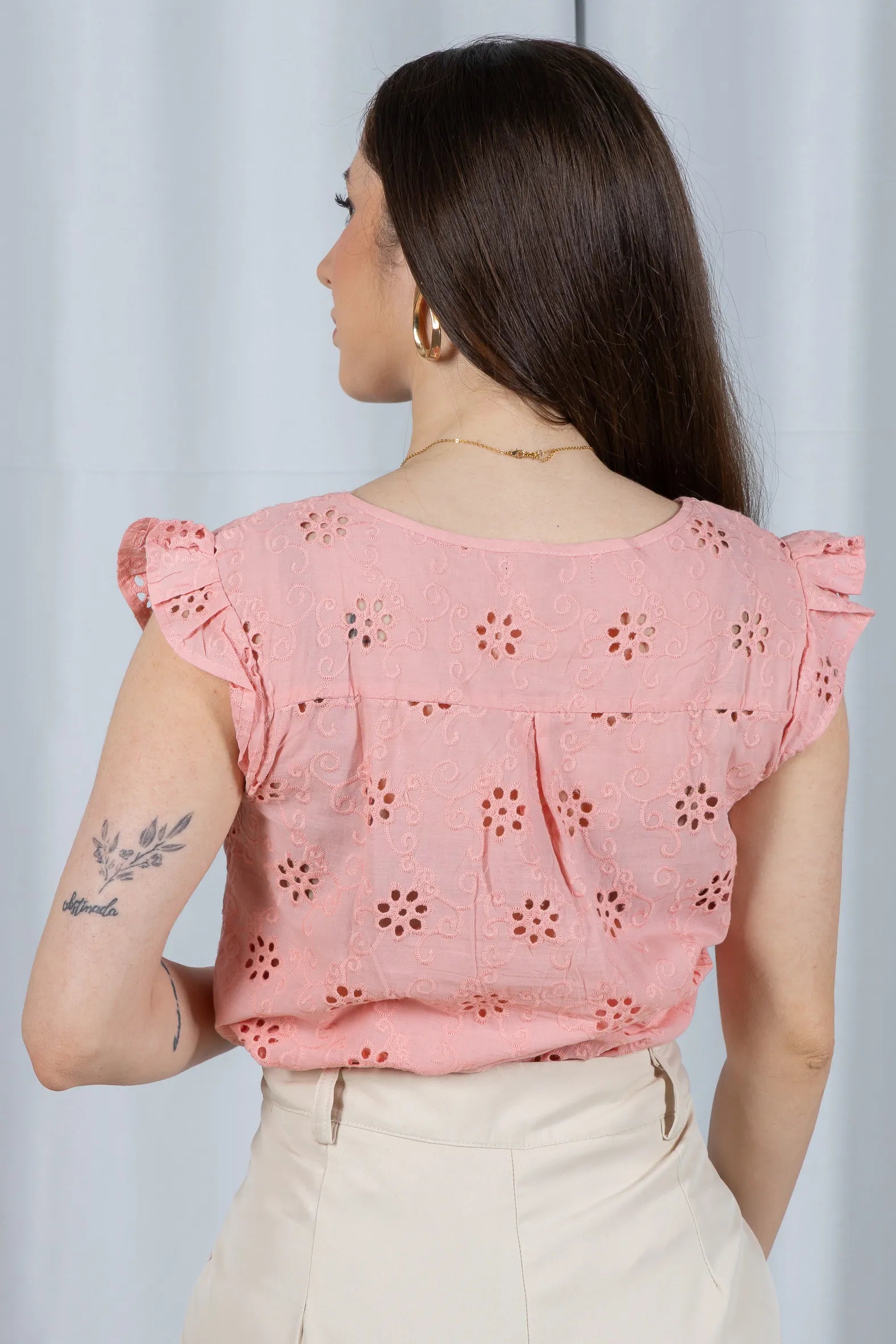 Regata Babados Detalhe Botão Em Cotton Laise Estela Rosa