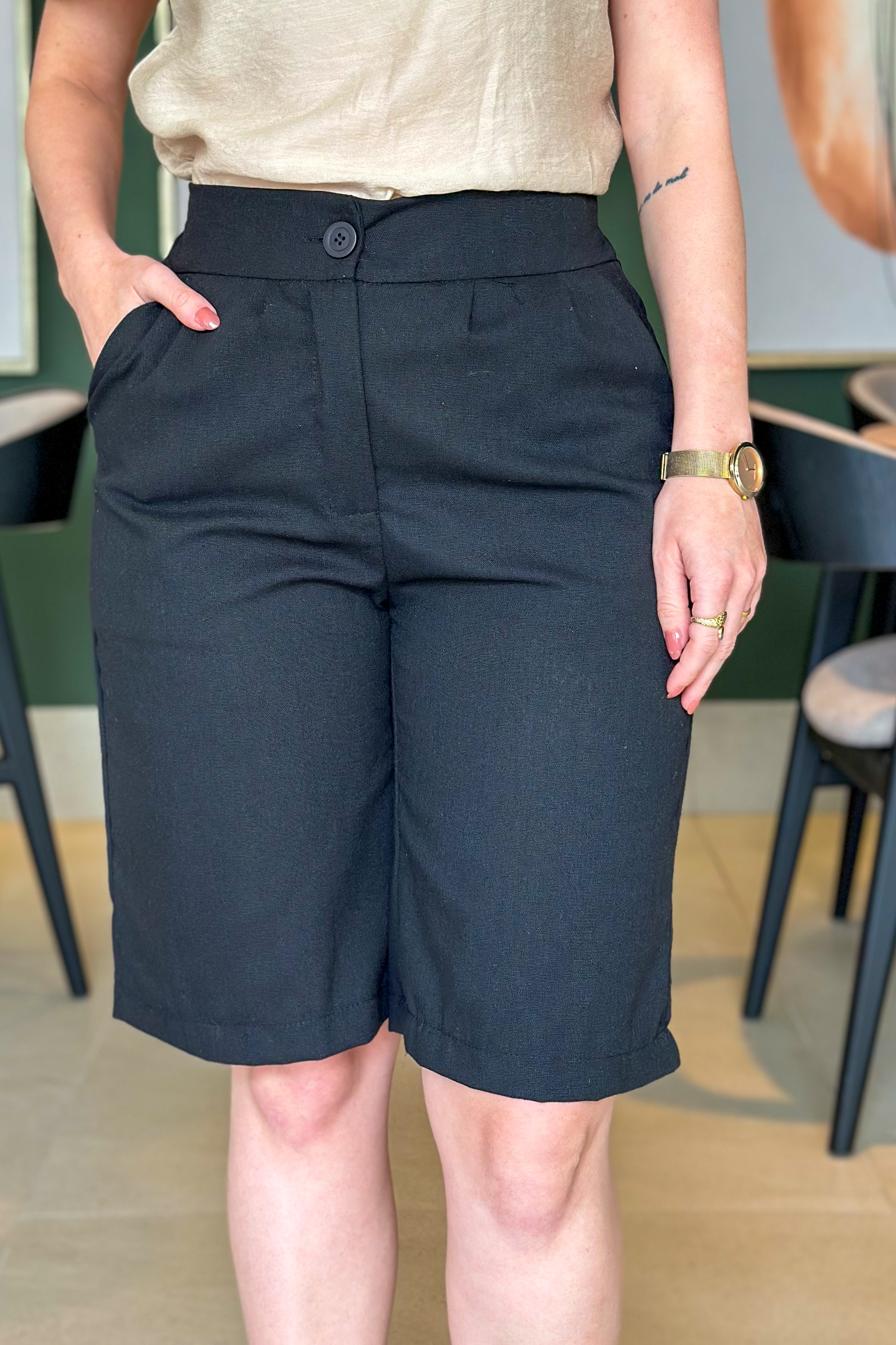 Bermunda Em Linho Celine Preta