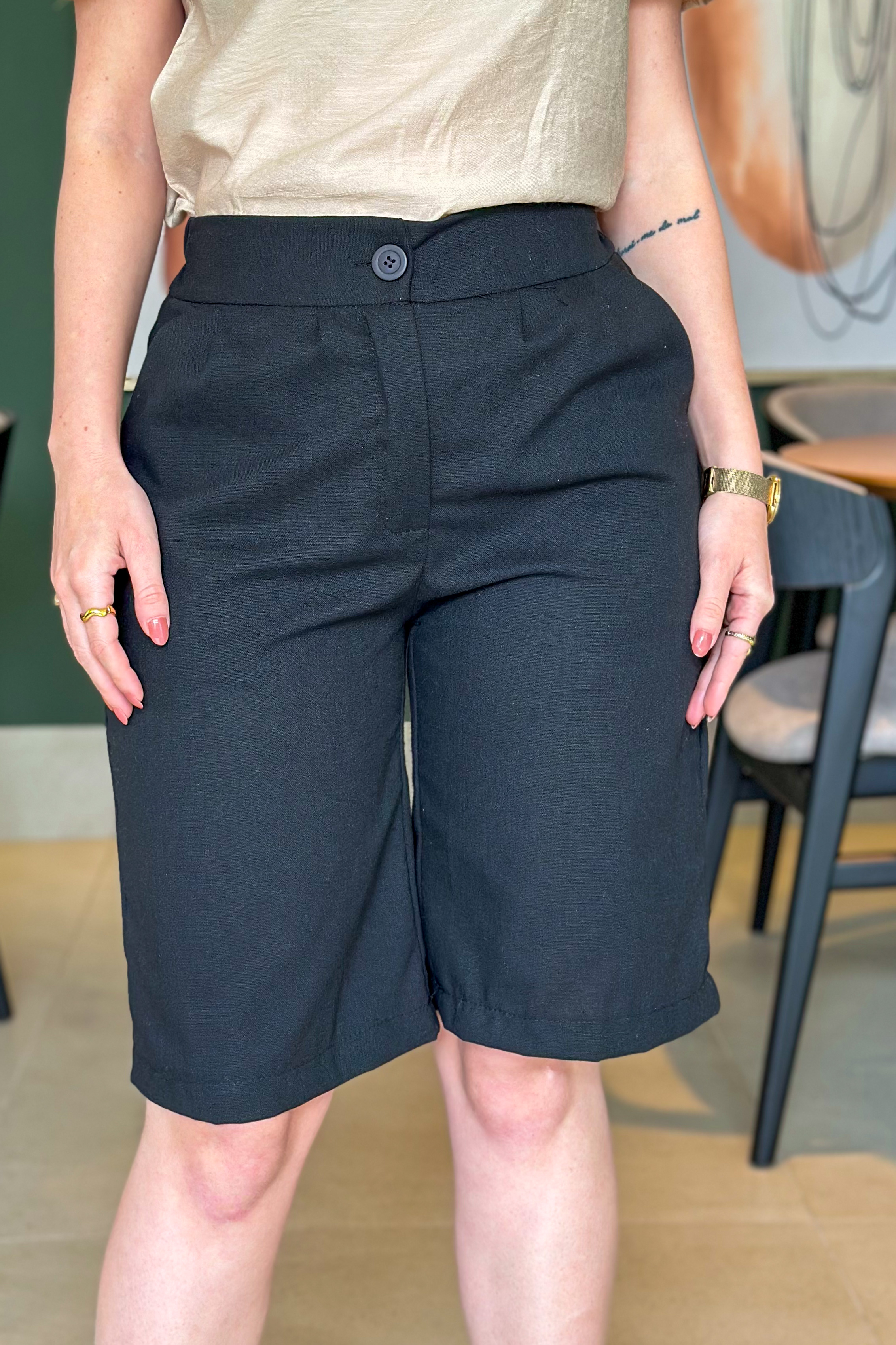 Bermunda Em Linho Celine Preta