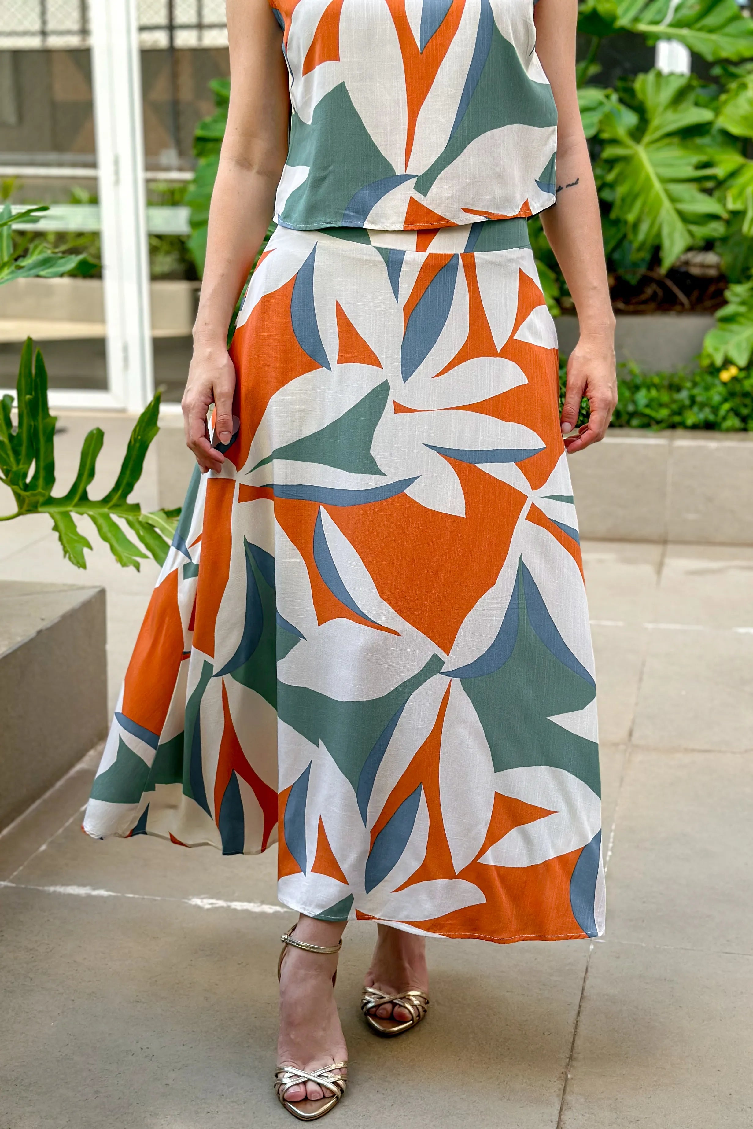 Saia Midi Viscose Detalhe Bolso Isabela Estampada Laranja