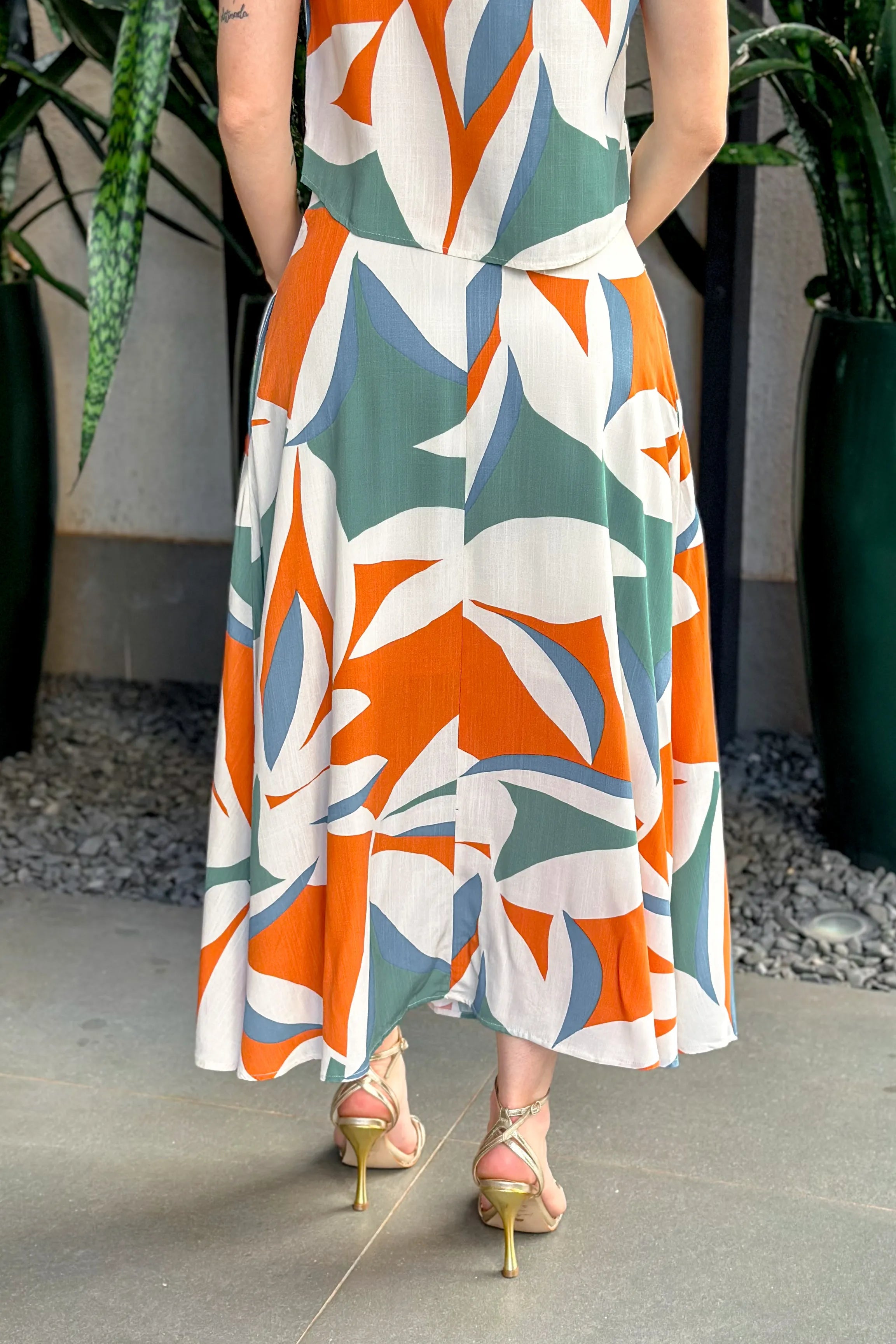 Saia Midi Viscose Detalhe Bolso Isabela Estampada Laranja