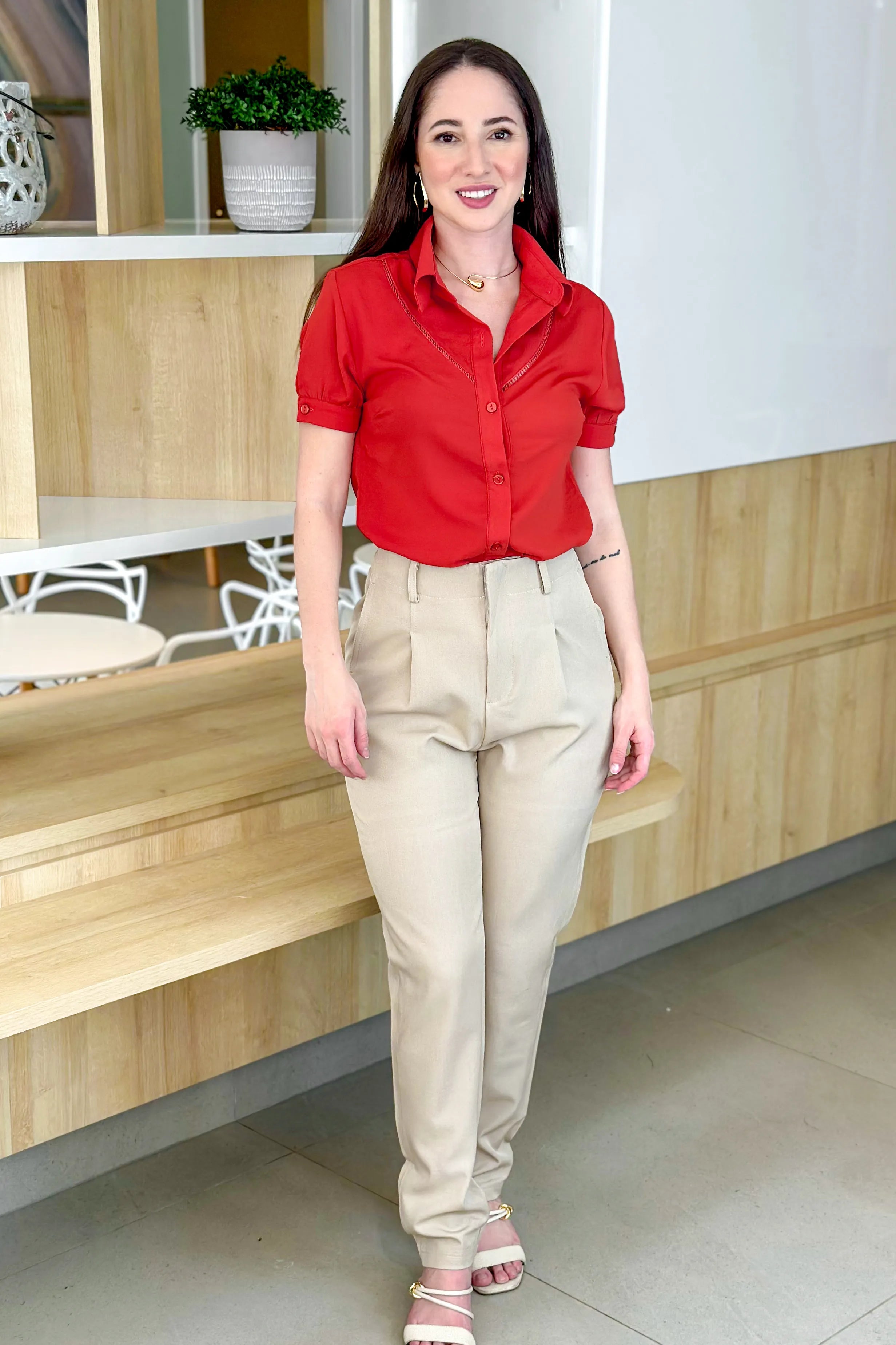 Camisa Em Crepe Detalhe Frente Suzana Vermelha