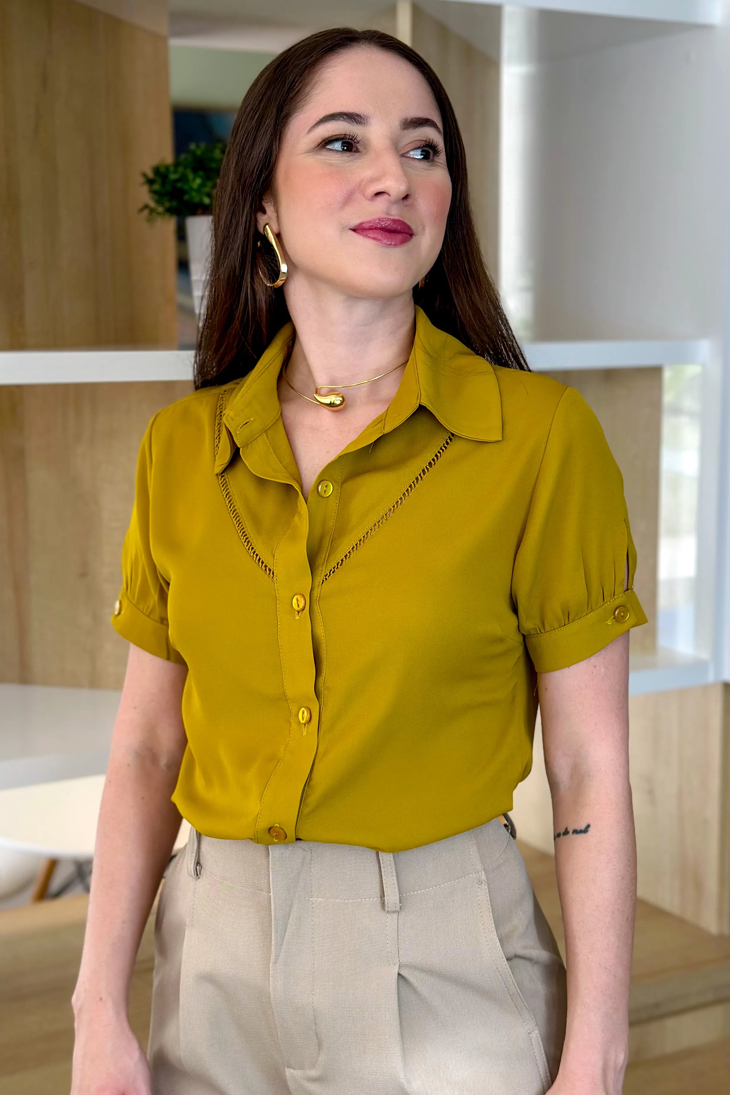 Camisa Em Crepe Detalhe Frente Suzana Mostarda