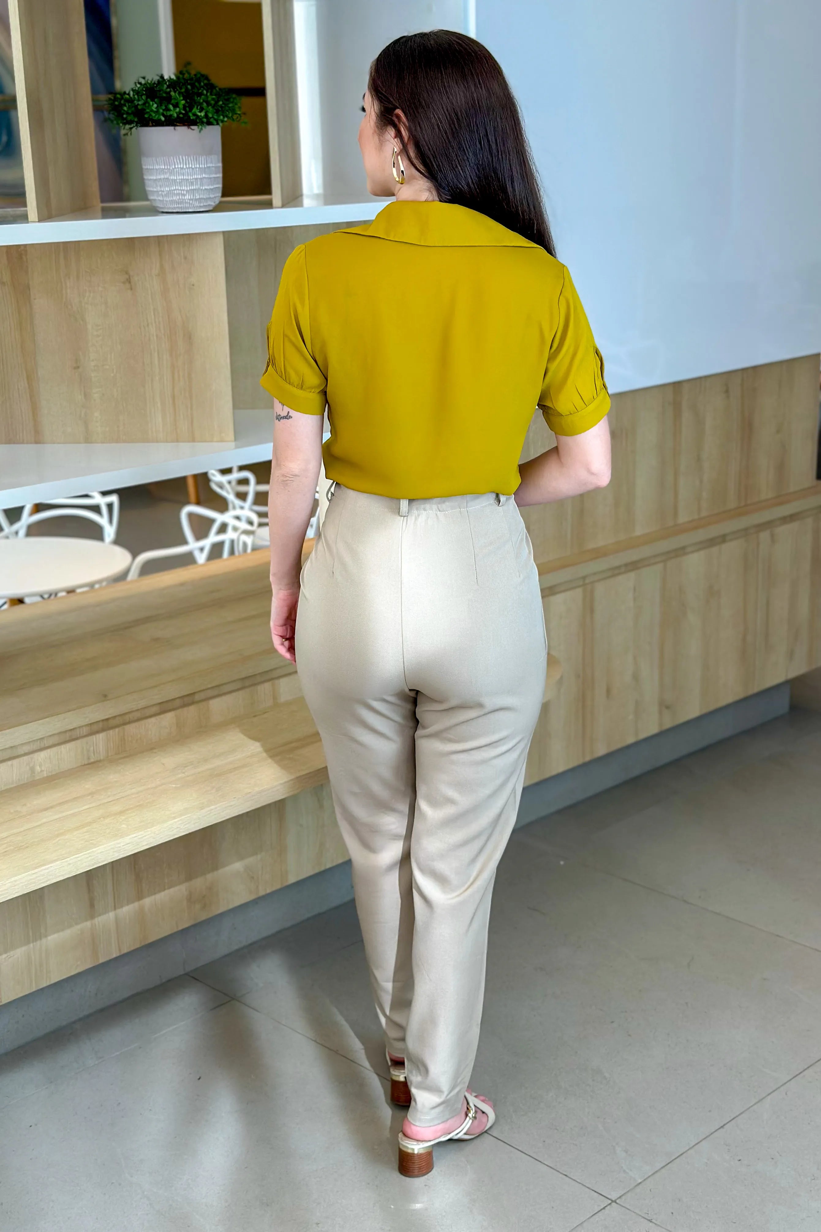 Camisa Em Crepe Detalhe Frente Suzana Mostarda