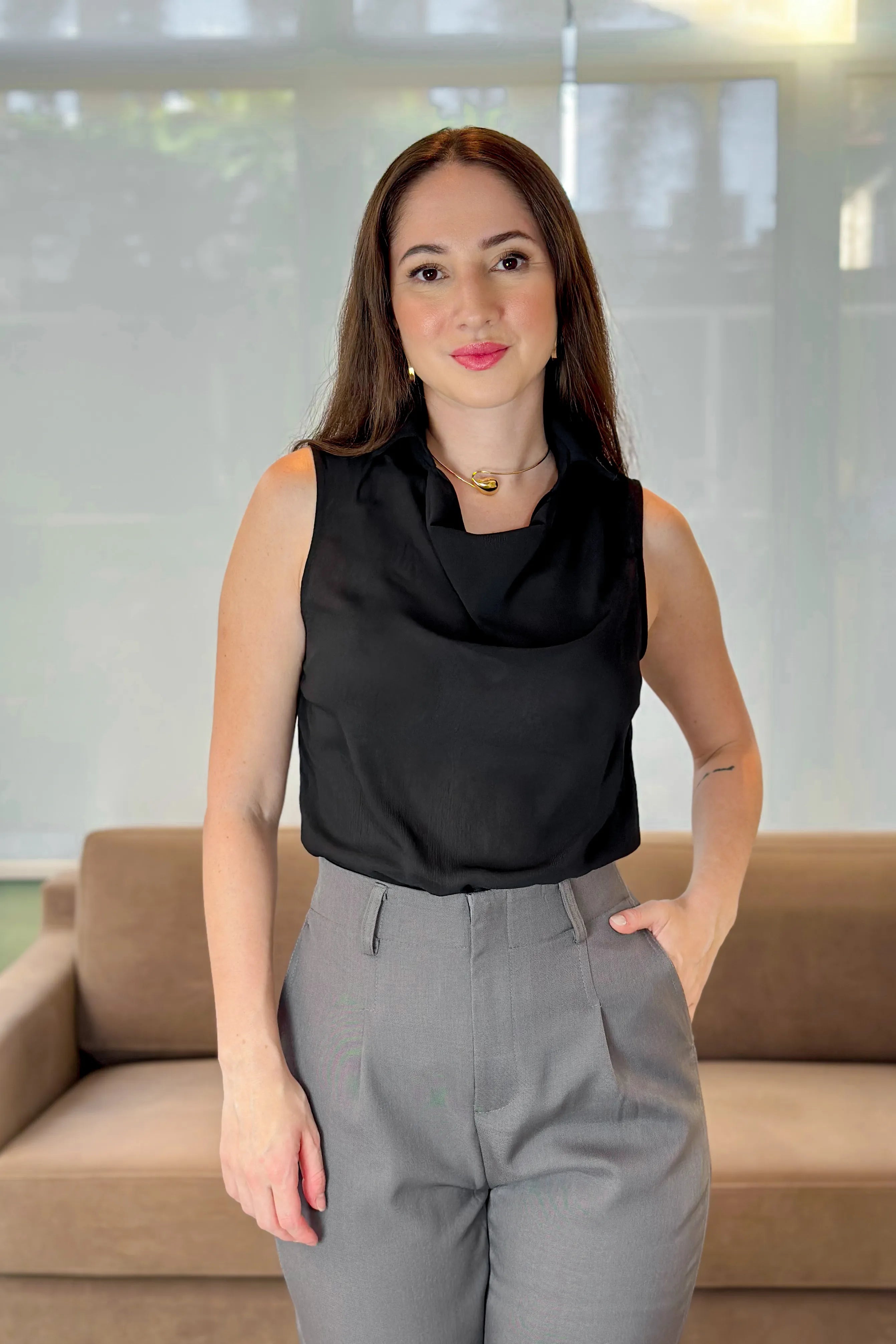 Regata Em Chiffon Detalhe Gola Lidia Preta