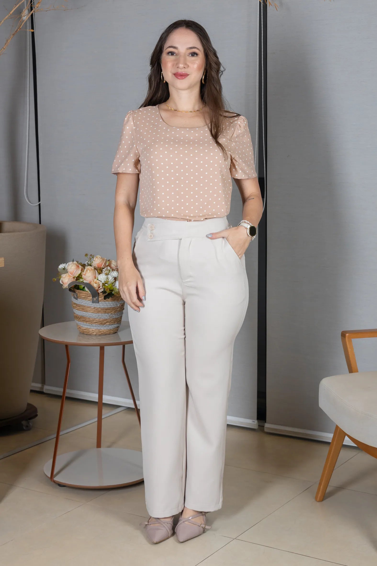 Blusa Manga Curta em Crepe Classic com Estampa Poá Ester Rosê