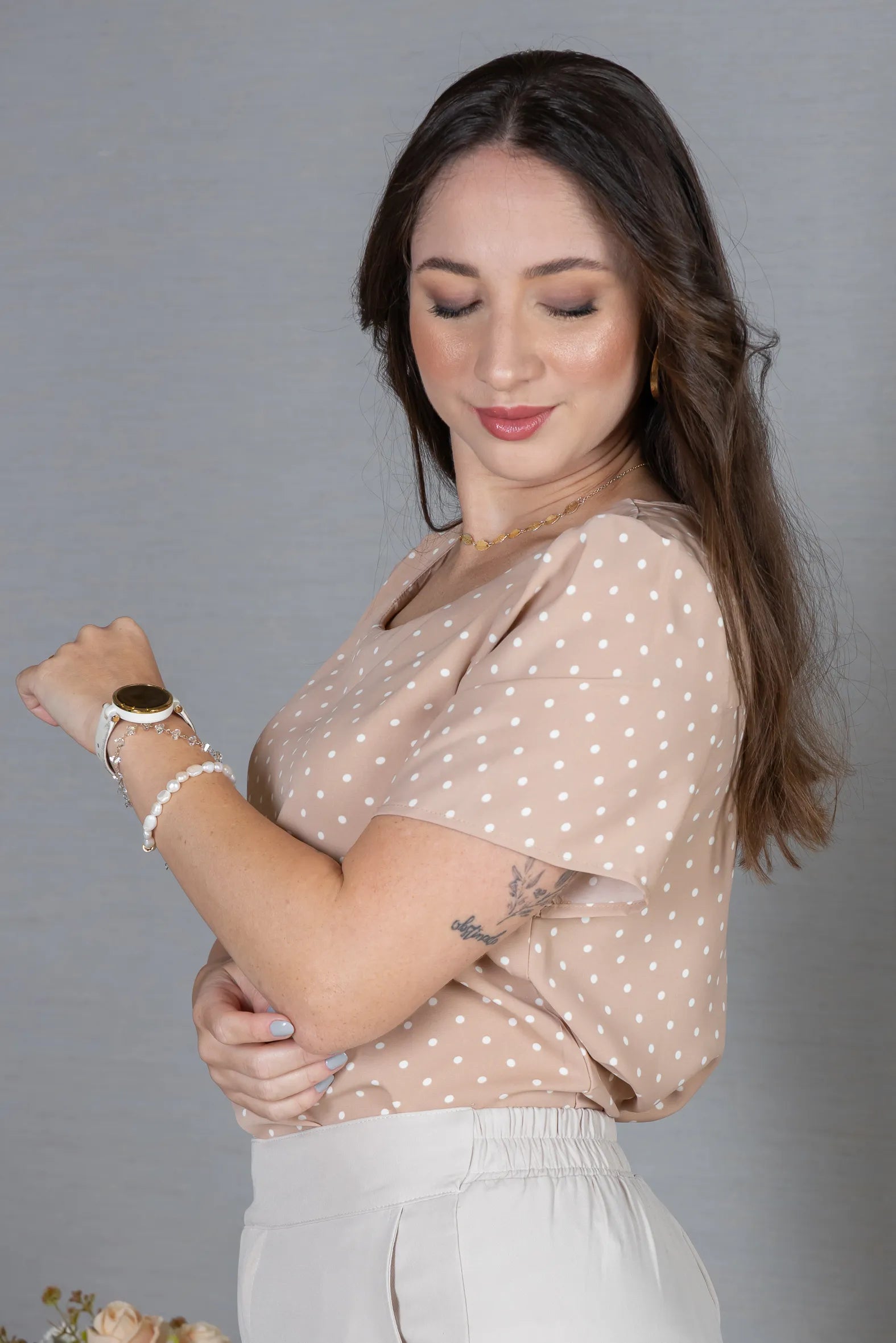 Blusa Manga Curta em Crepe Classic com Estampa Poá Ester Rosê