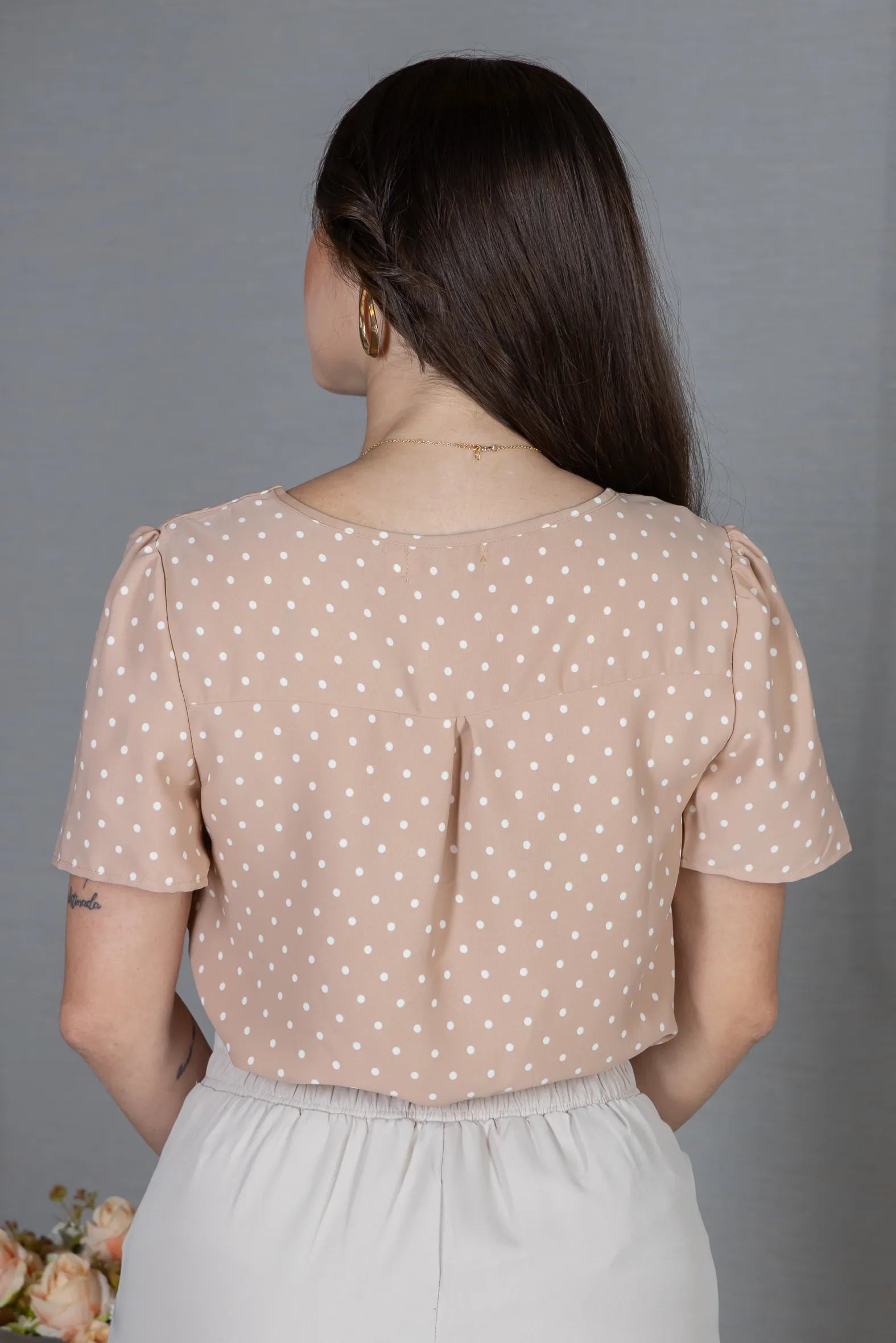 Blusa Manga Curta em Crepe Classic com Estampa Poá Ester Rosê