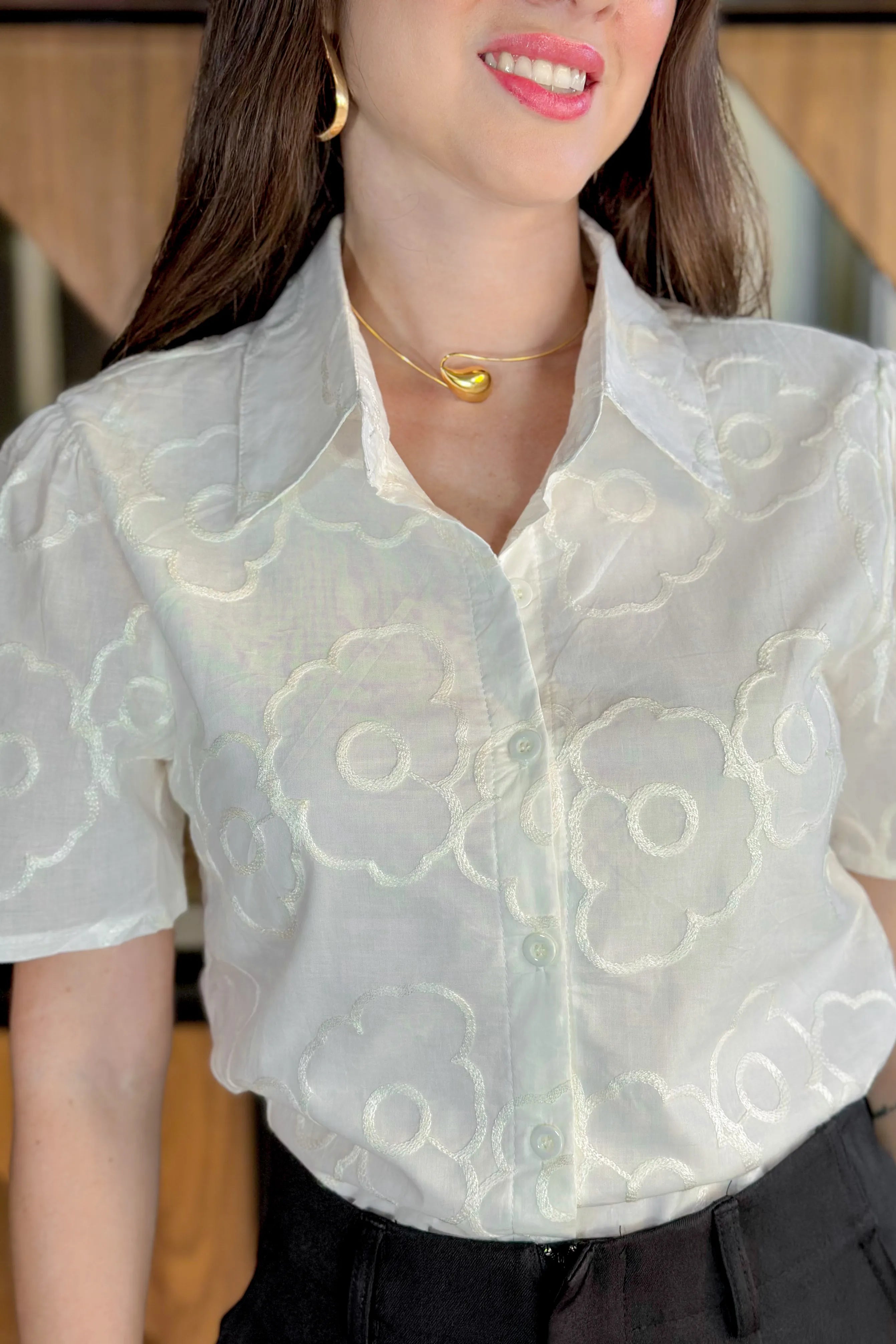 Camisa Manga Curta Detalhe Bordado Ângela Branca