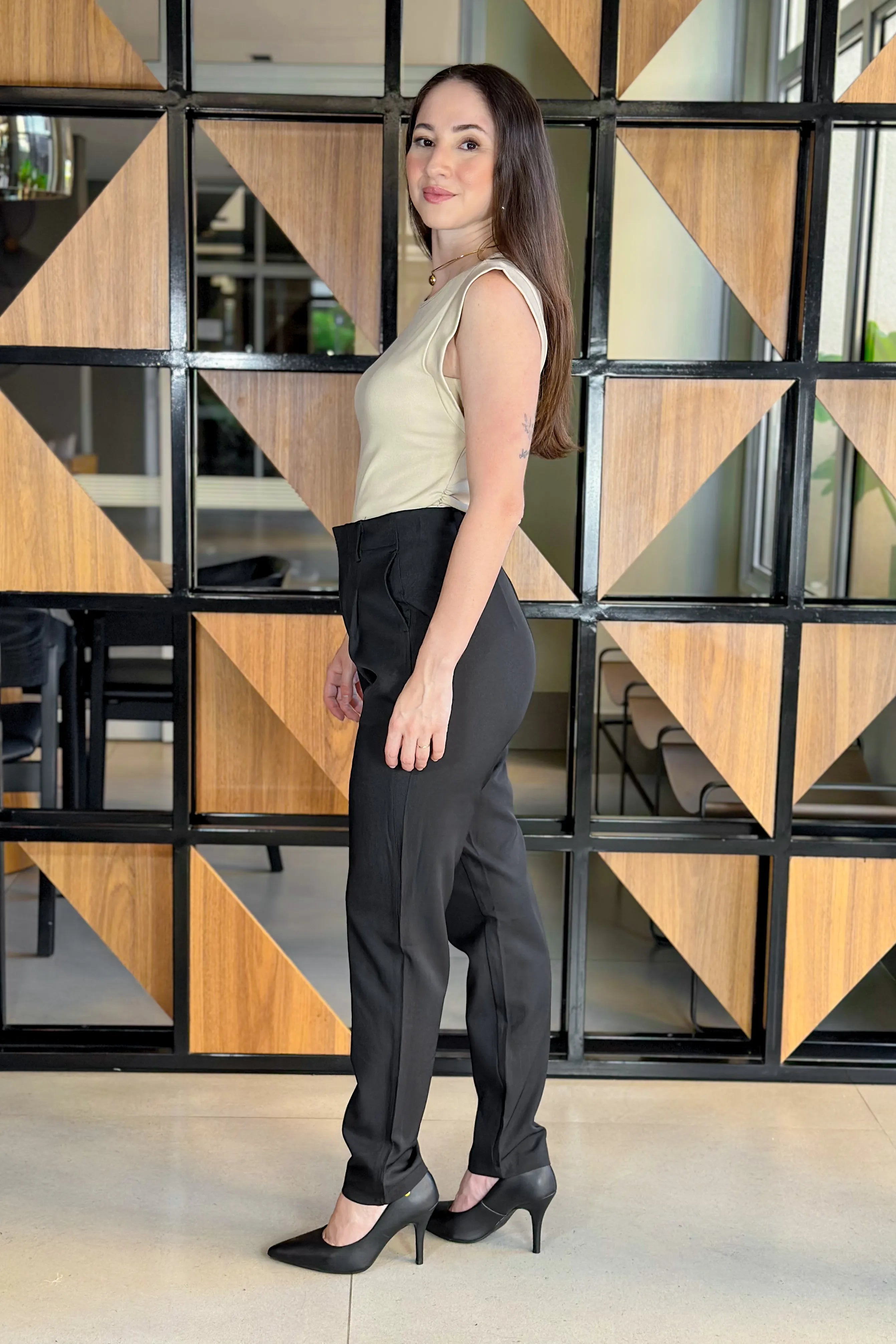Regata Canelada Soft Detalhe Elastico Lateral Pamela Creme