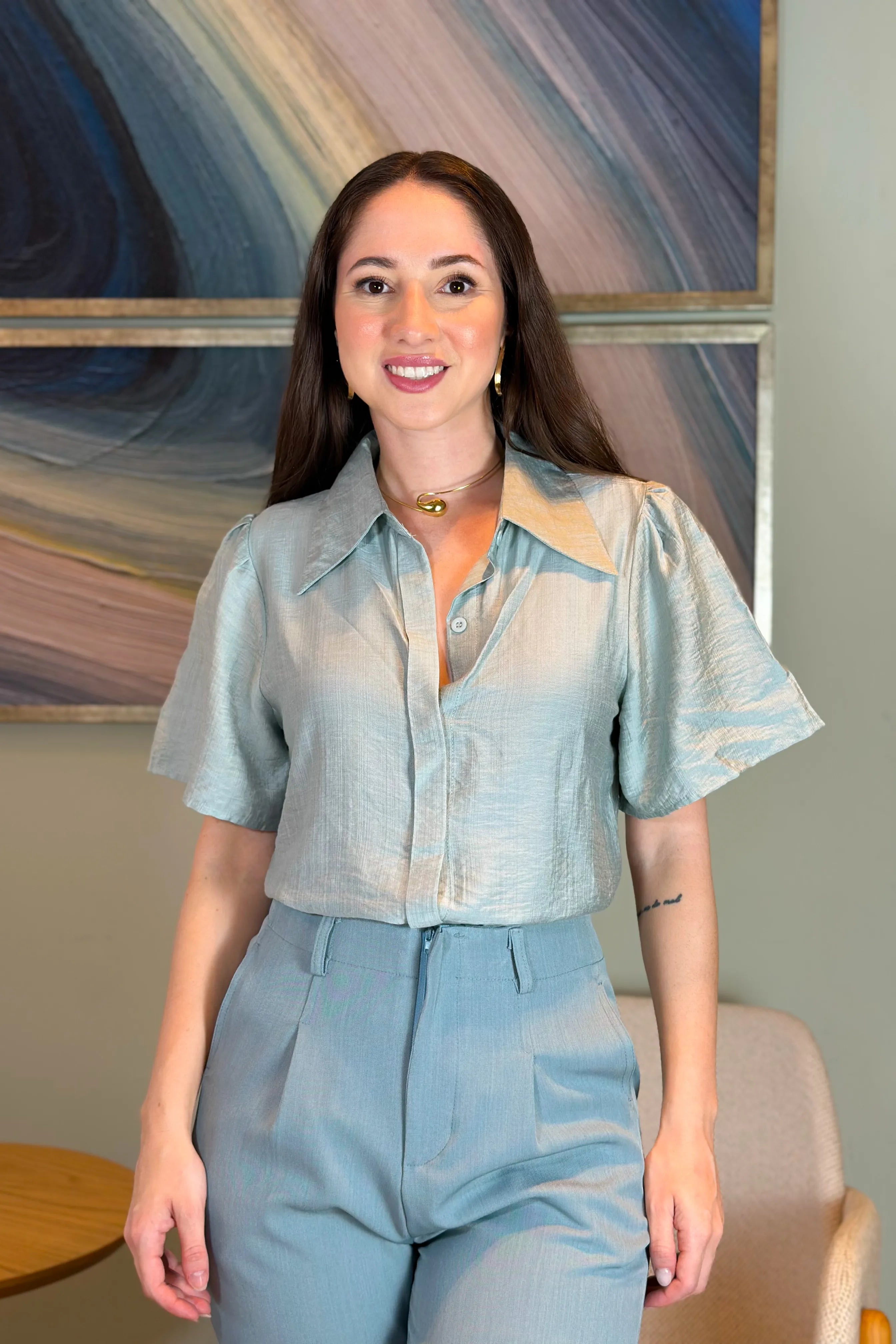 Camisa Manga Curta Visco Acetinado Silvia Azul Claro