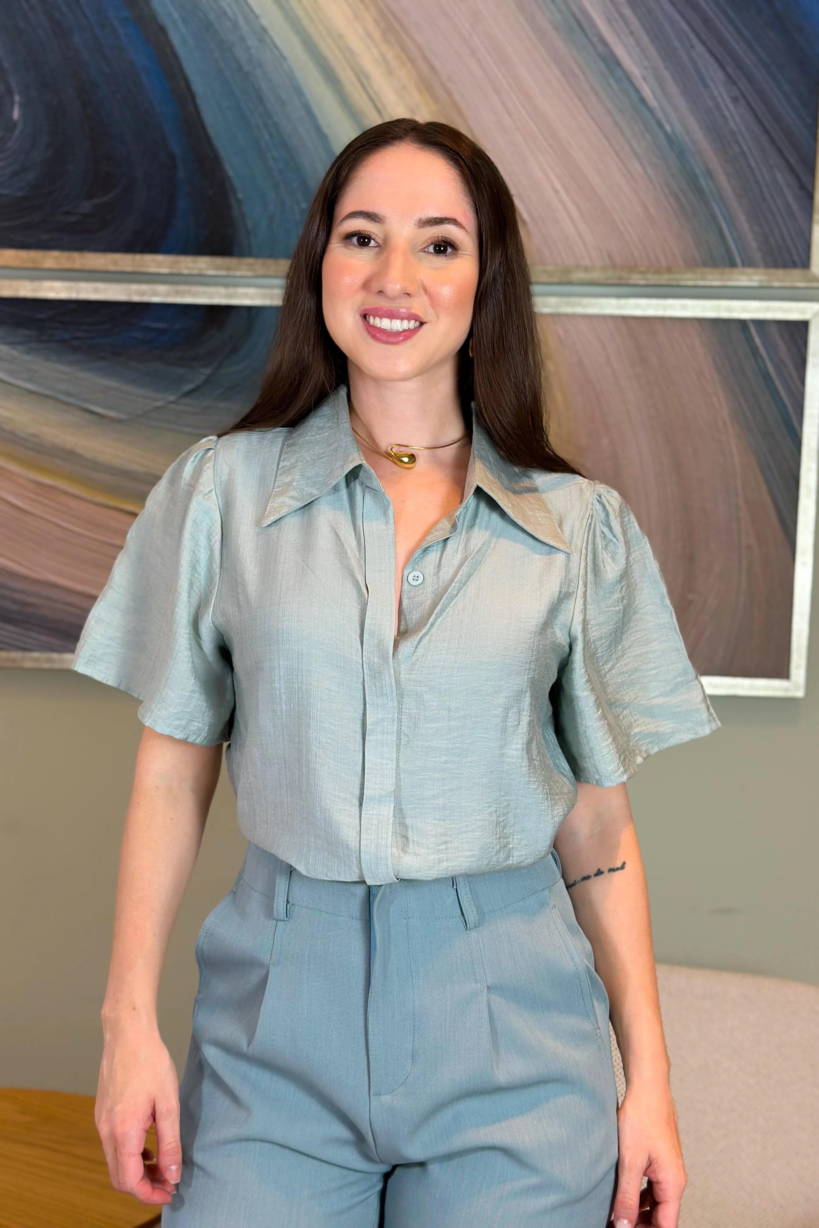 Camisa Manga Curta Visco Acetinado Silvia Azul Claro