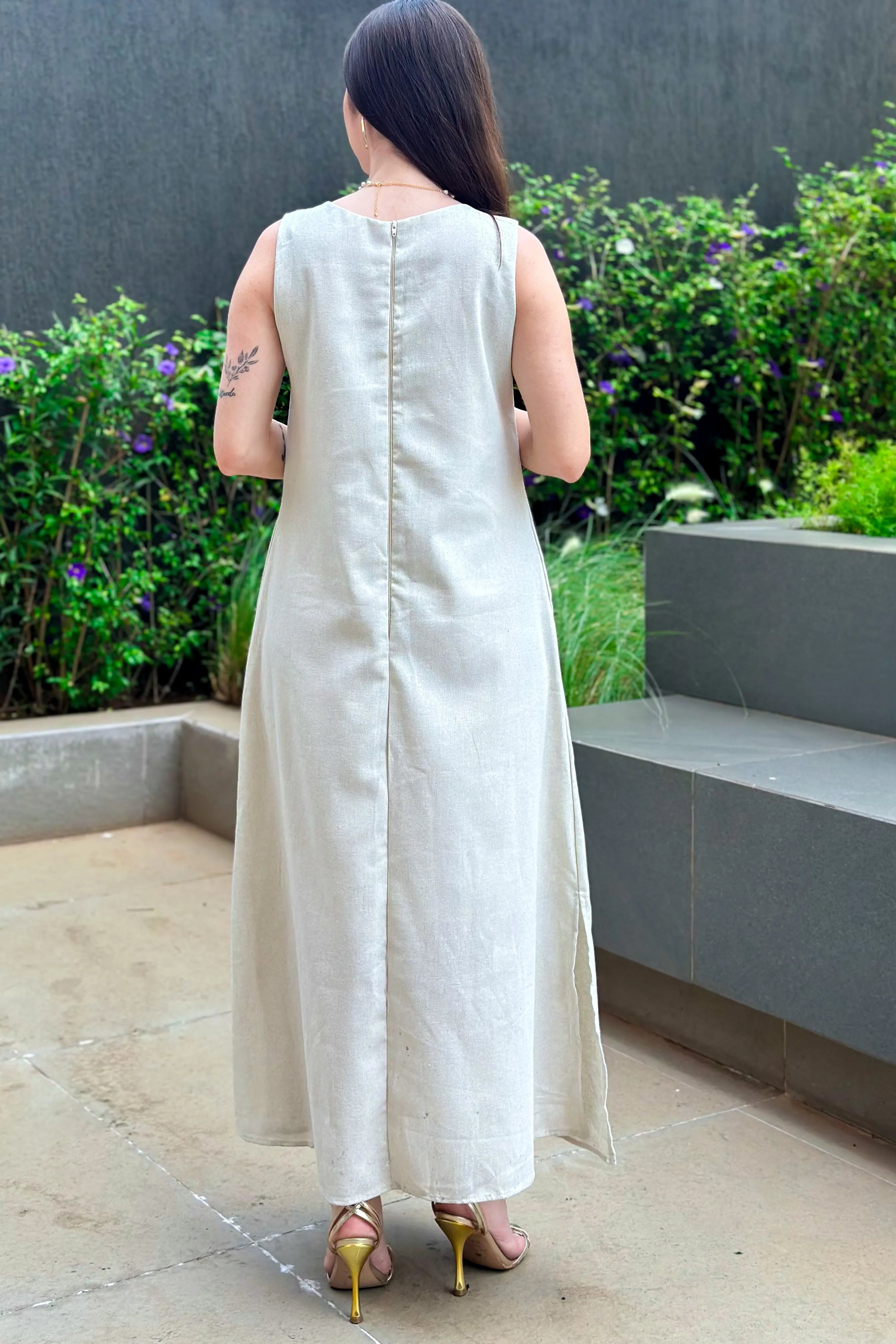 Vestido Midi Detalhe Bolso Elisa Bege