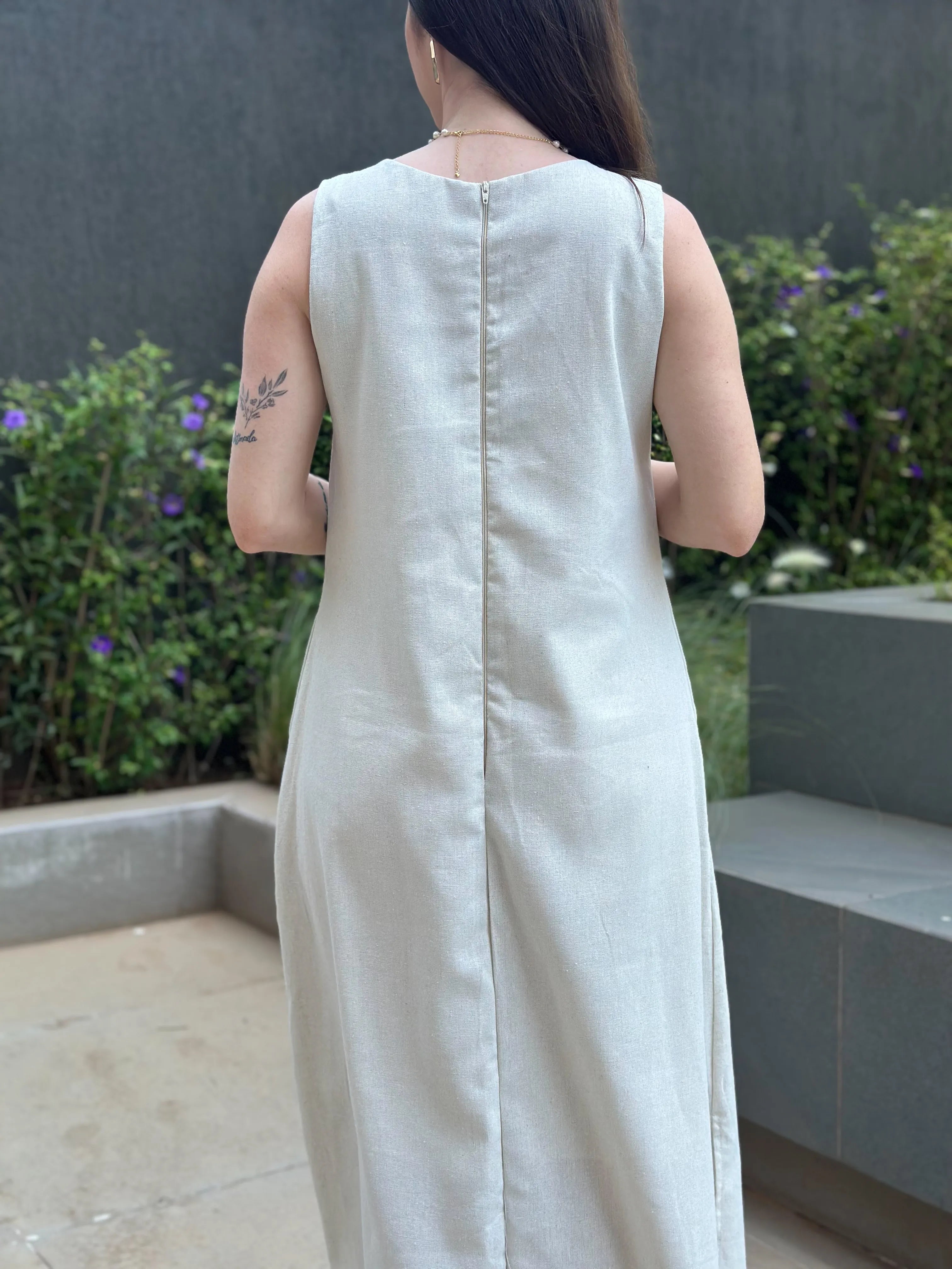 Vestido Midi Detalhe Bolso Elisa Bege