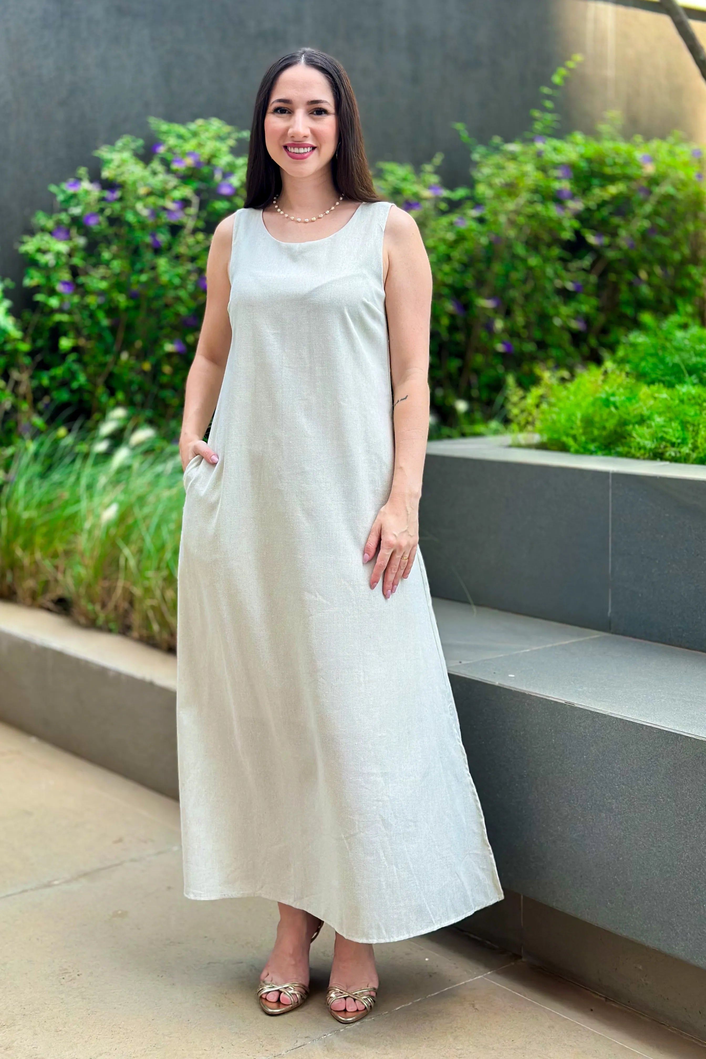 Vestido Midi Detalhe Bolso Elisa Bege