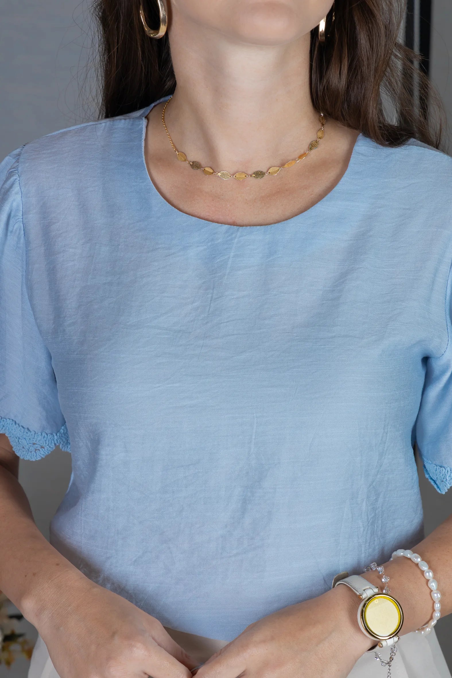 Blusa Manga Curta com Detalhes Bordados em Visco Soft Wanda Azul
