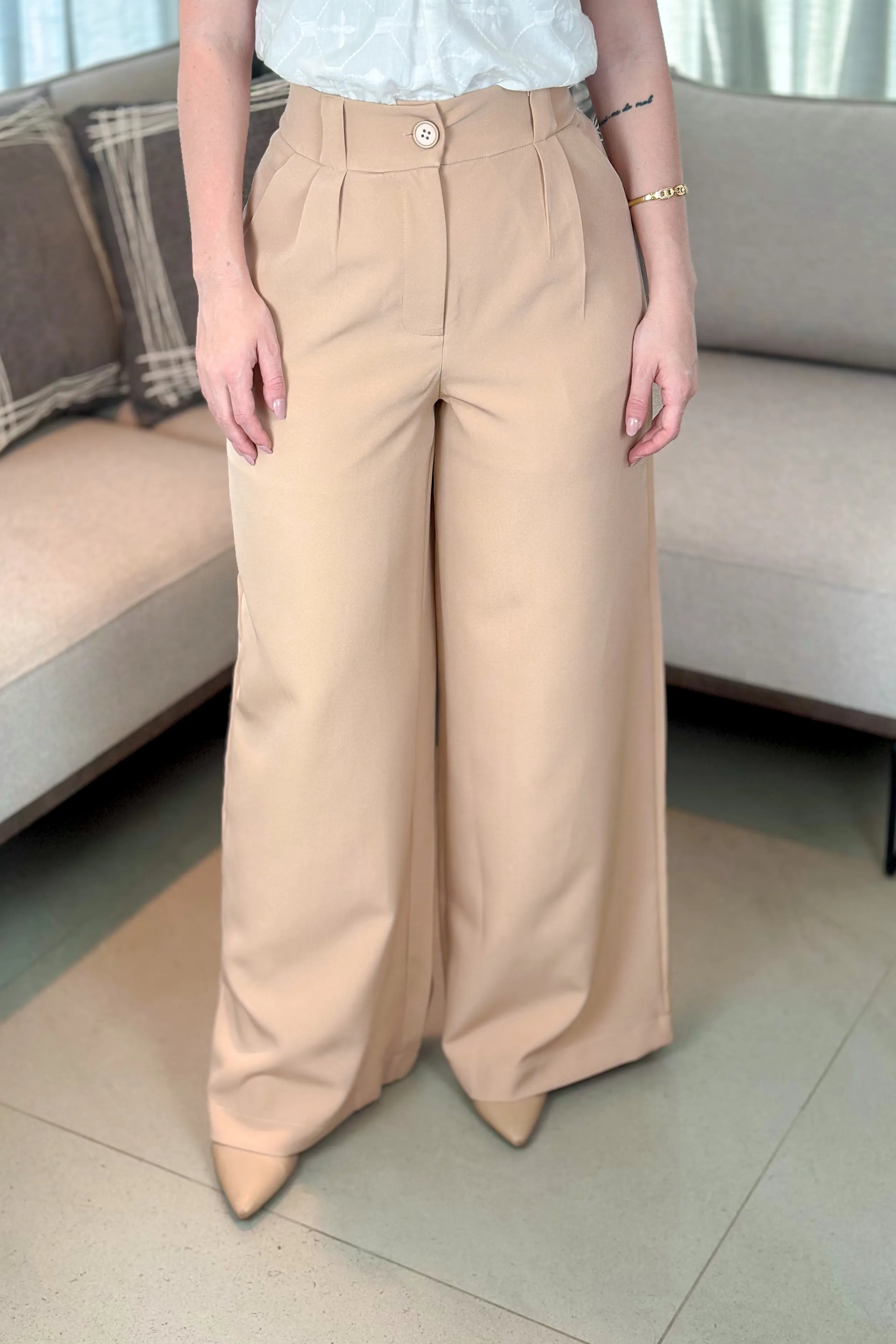 Calça Pantalona Detalhe Passador Marina Bege