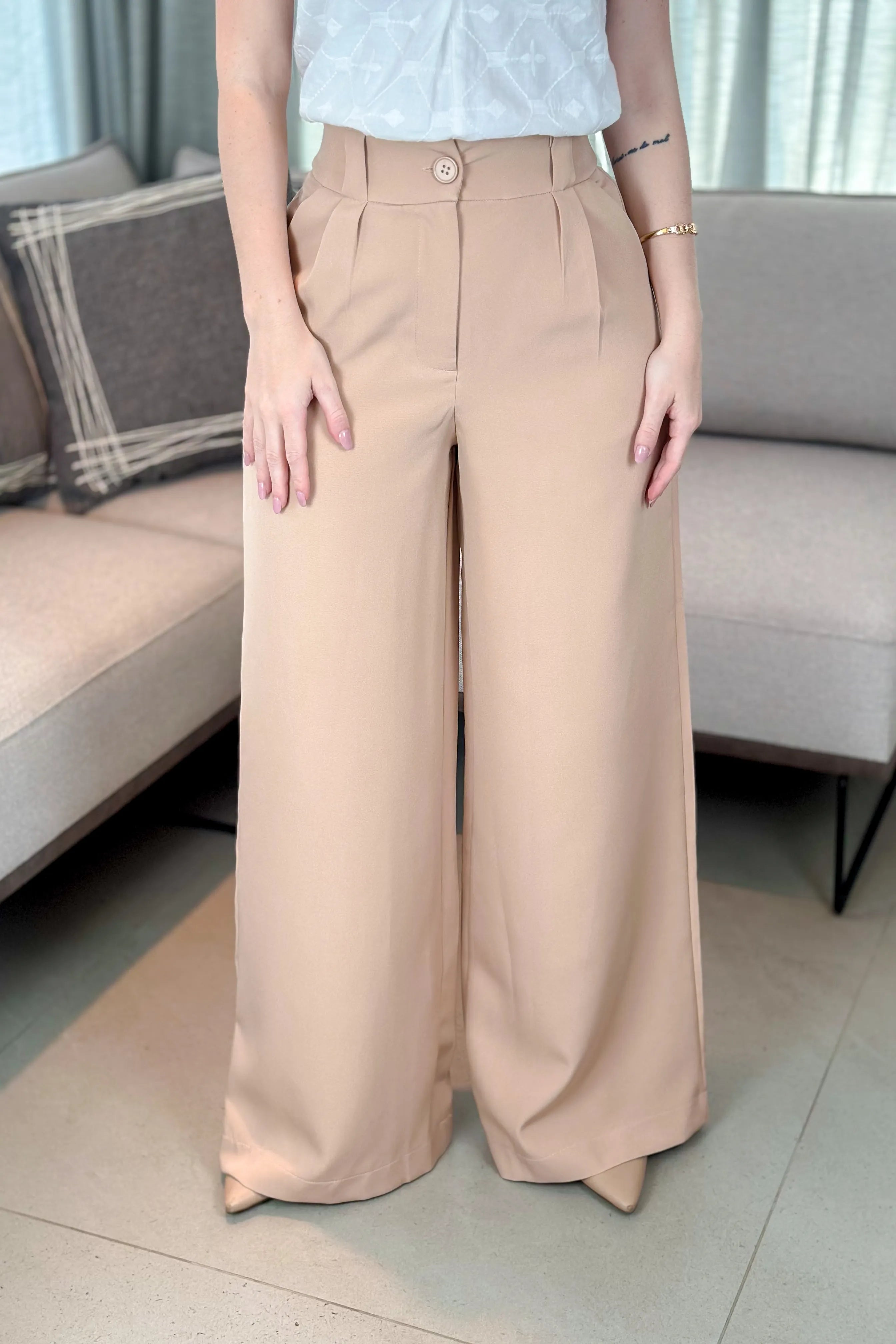 Calça Pantalona Detalhe Passador Marina Bege