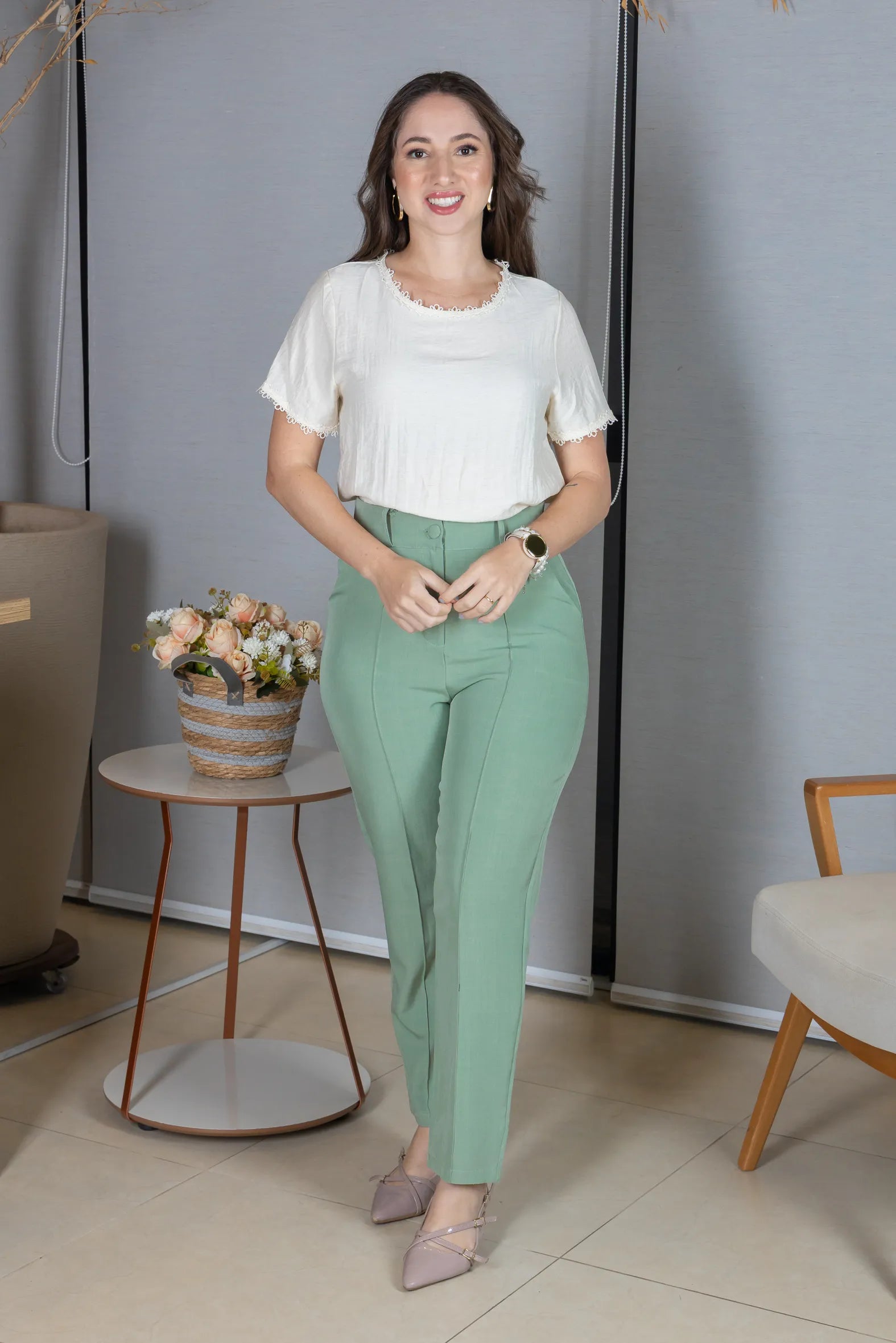 Blusa Manga Curta em Visco Eco Blend com Detalhes Bordados Leila Creme