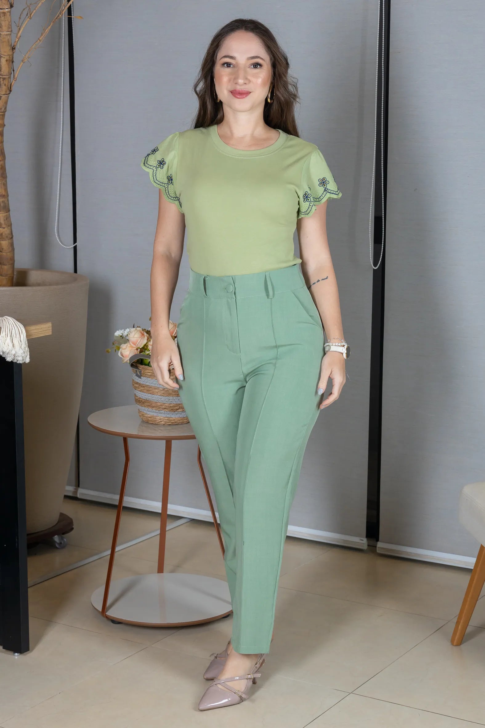 Blusa Manga Curta em Cotton Lycra com Detalhe Rendado Elise Verde