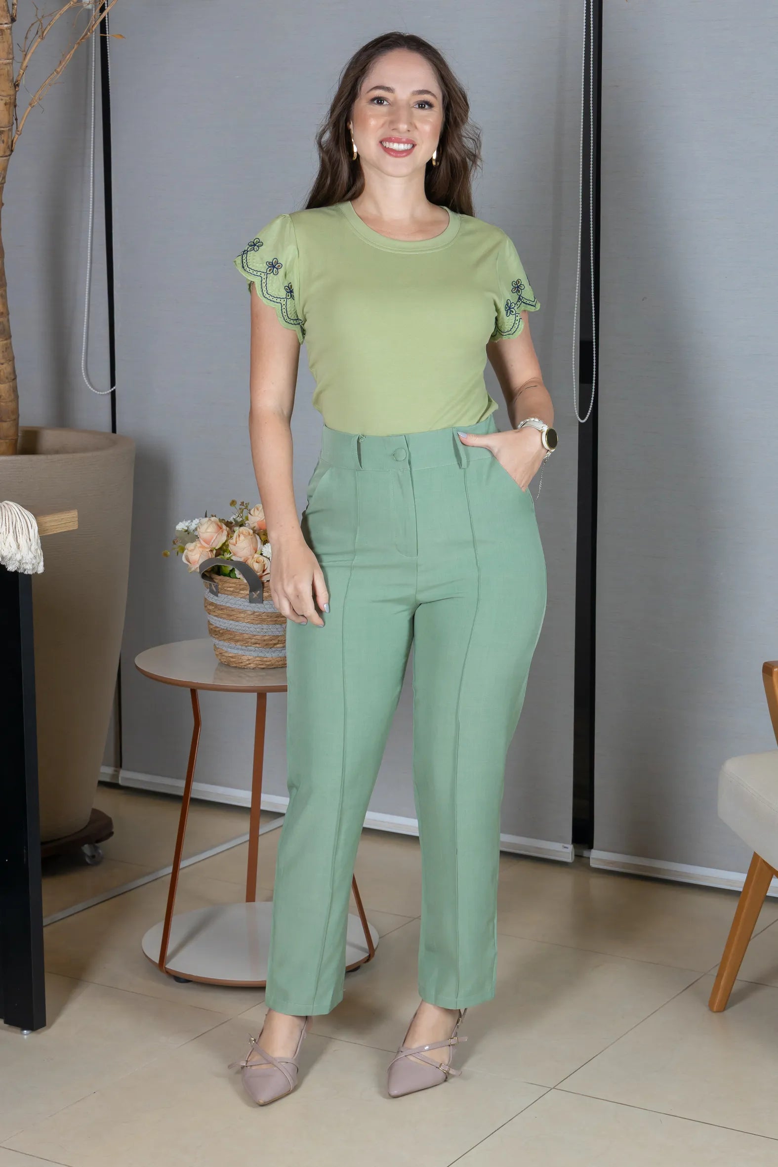 Blusa Manga Curta em Cotton Lycra com Detalhe Rendado Elise Verde