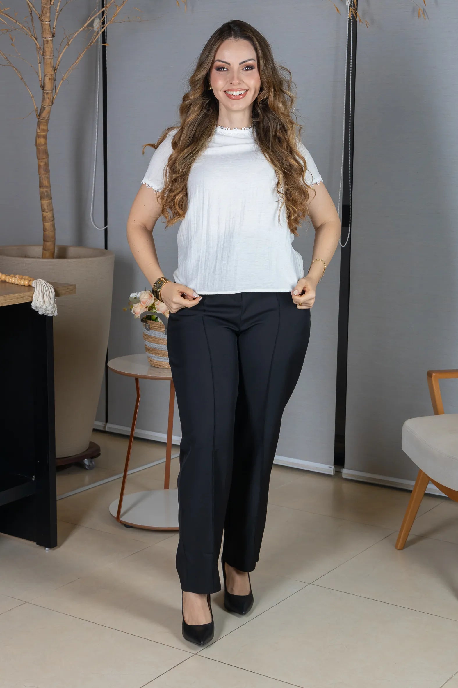 Blusa Manga Curta em Visco Eco Blend com Detalhes Bordados Leila Off White