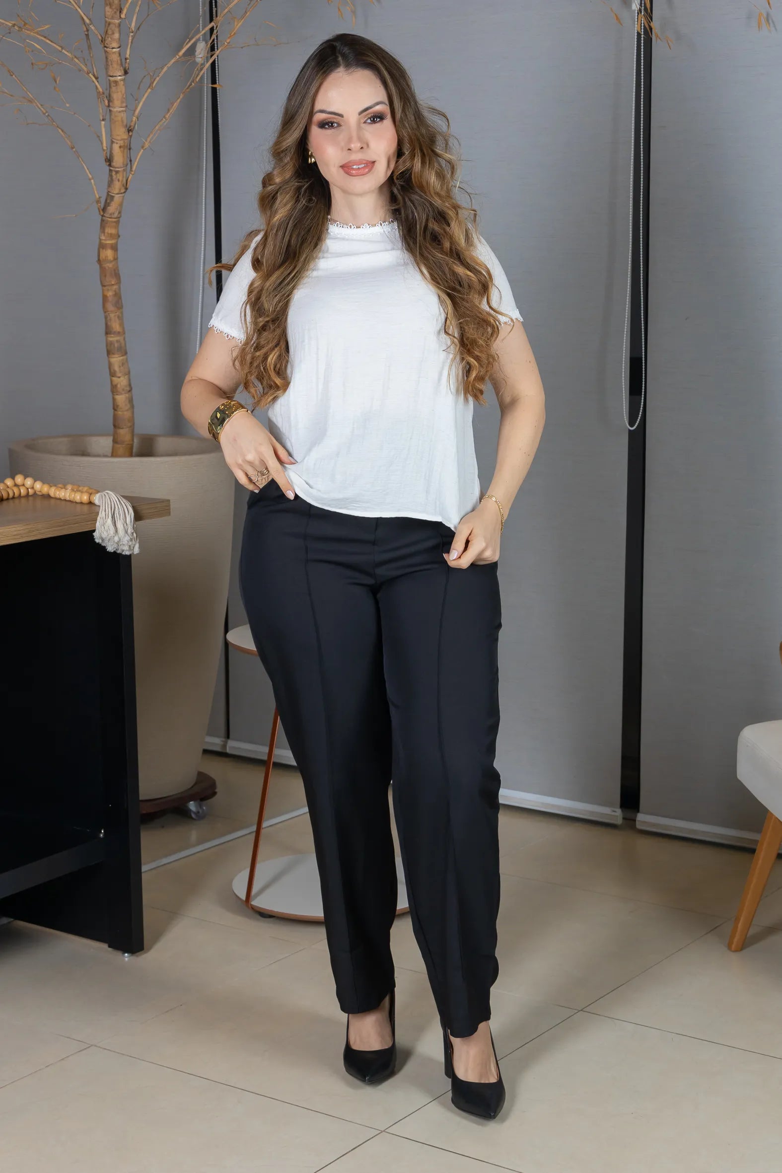 Blusa Manga Curta em Visco Eco Blend com Detalhes Bordados Leila Off White