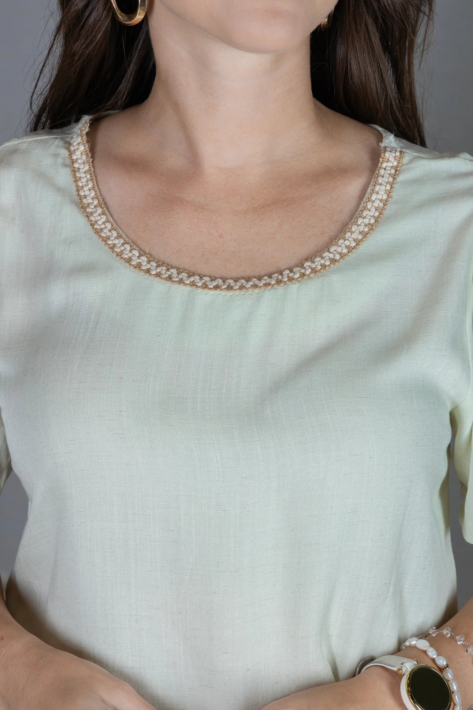 Blusa Manga Curta em Visco-Linho com Detalhes Bordados Flora Verde
