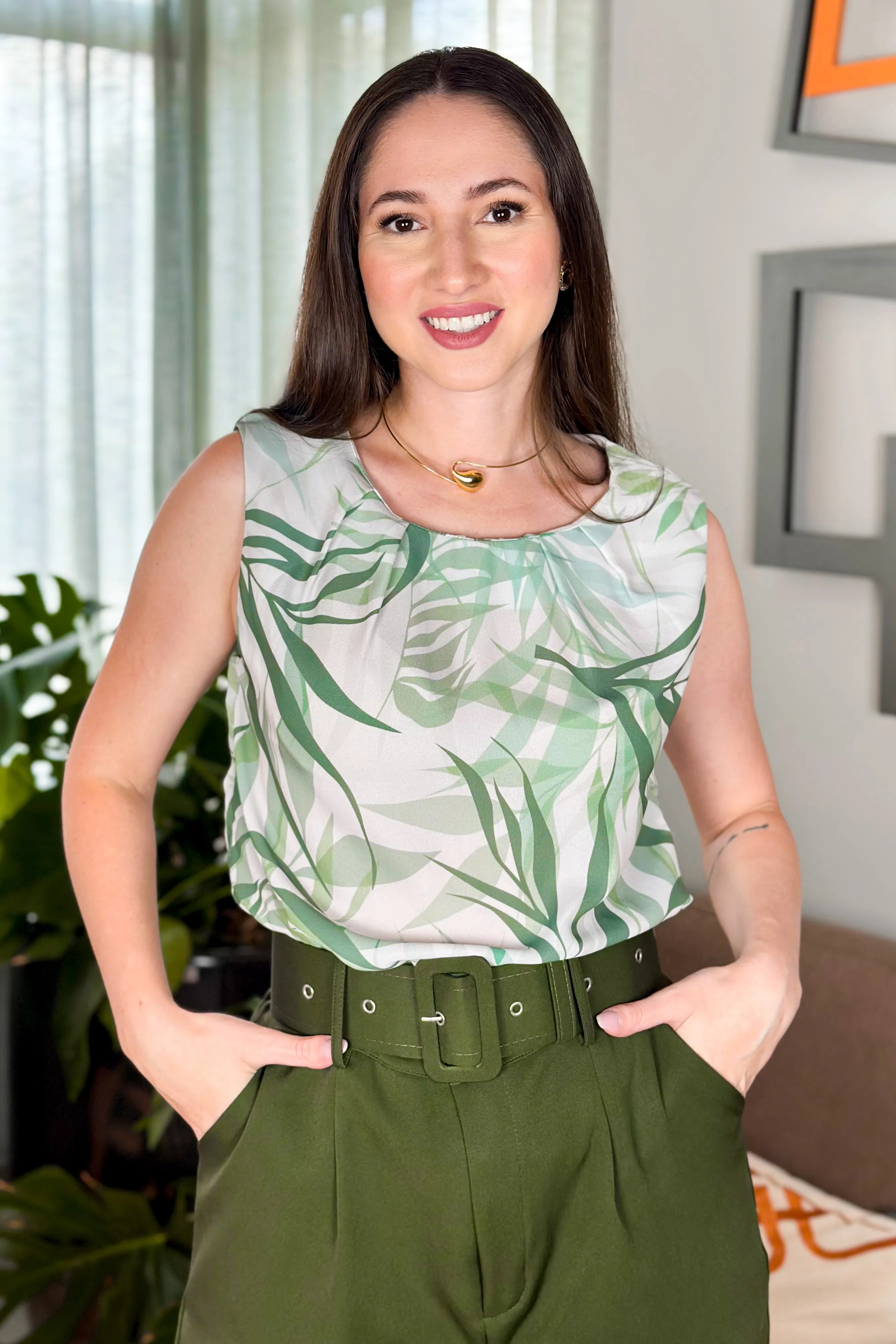 Blusa Regata Decote Drapeado Sophia Estampada Folhas Verde