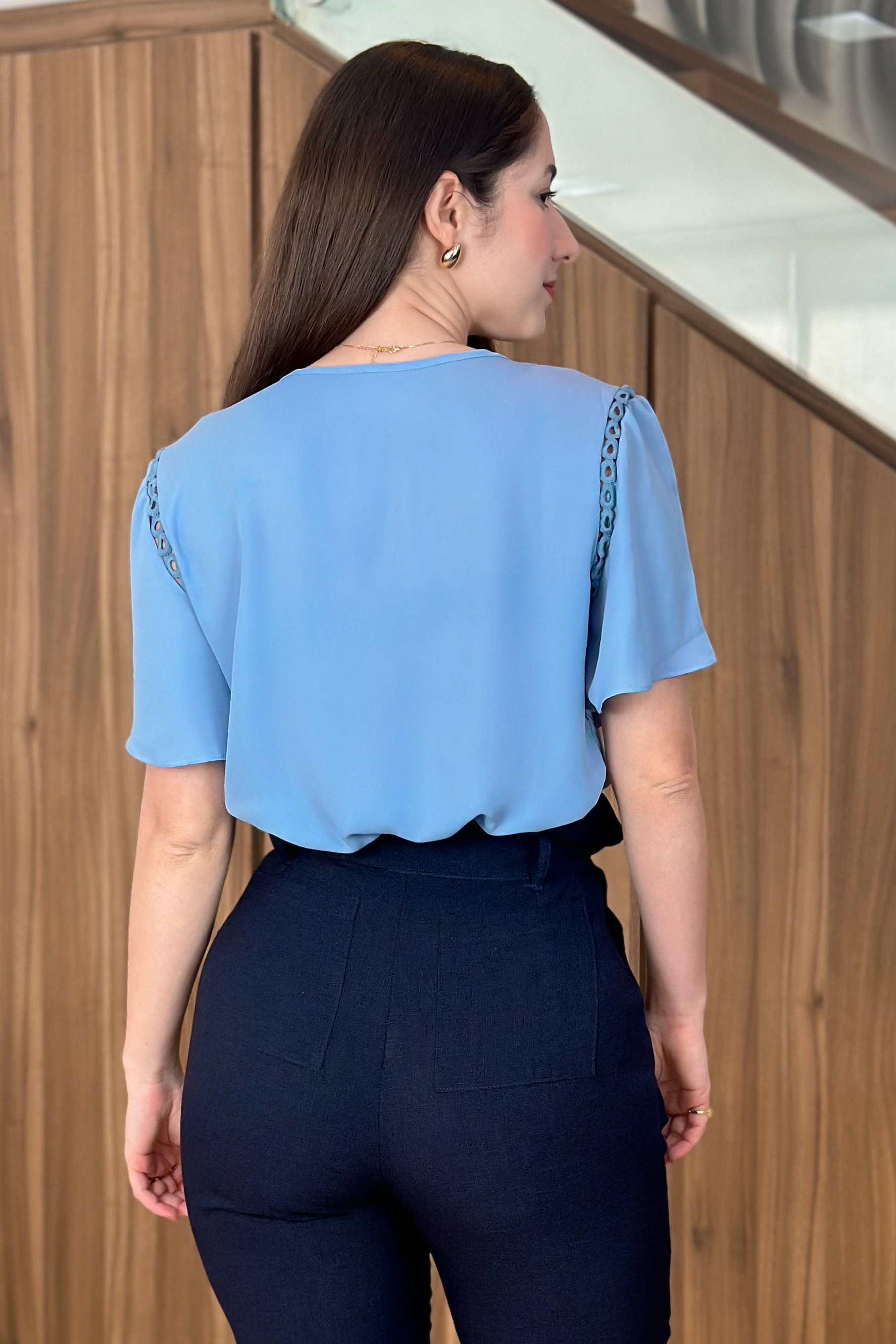 Blusa Manga Detalhe Bordado Patrícia Azul Celeste