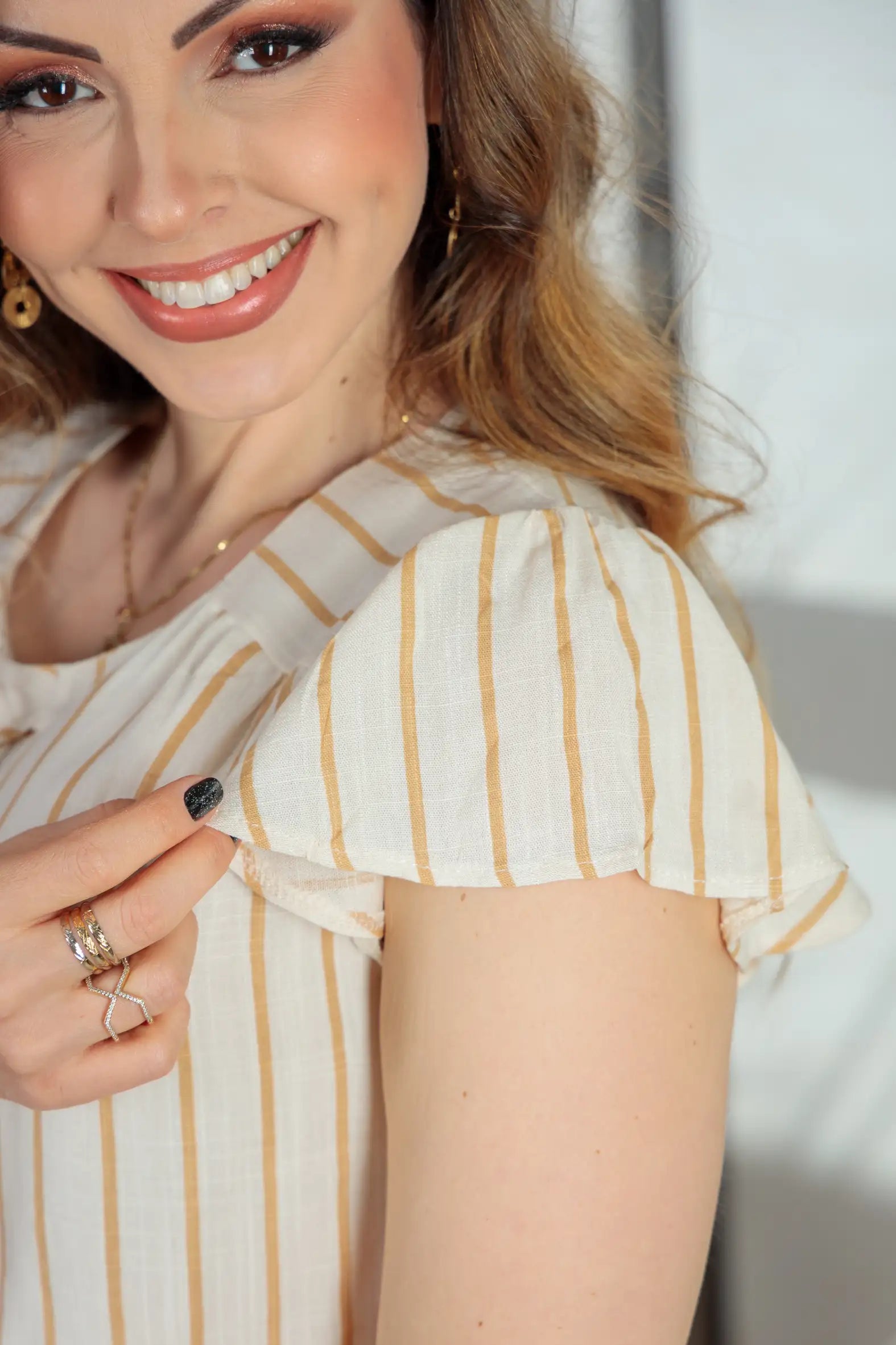 Blusa Babados Manga Detalhe Trançado Em Visco-linho Jenifer Marrom