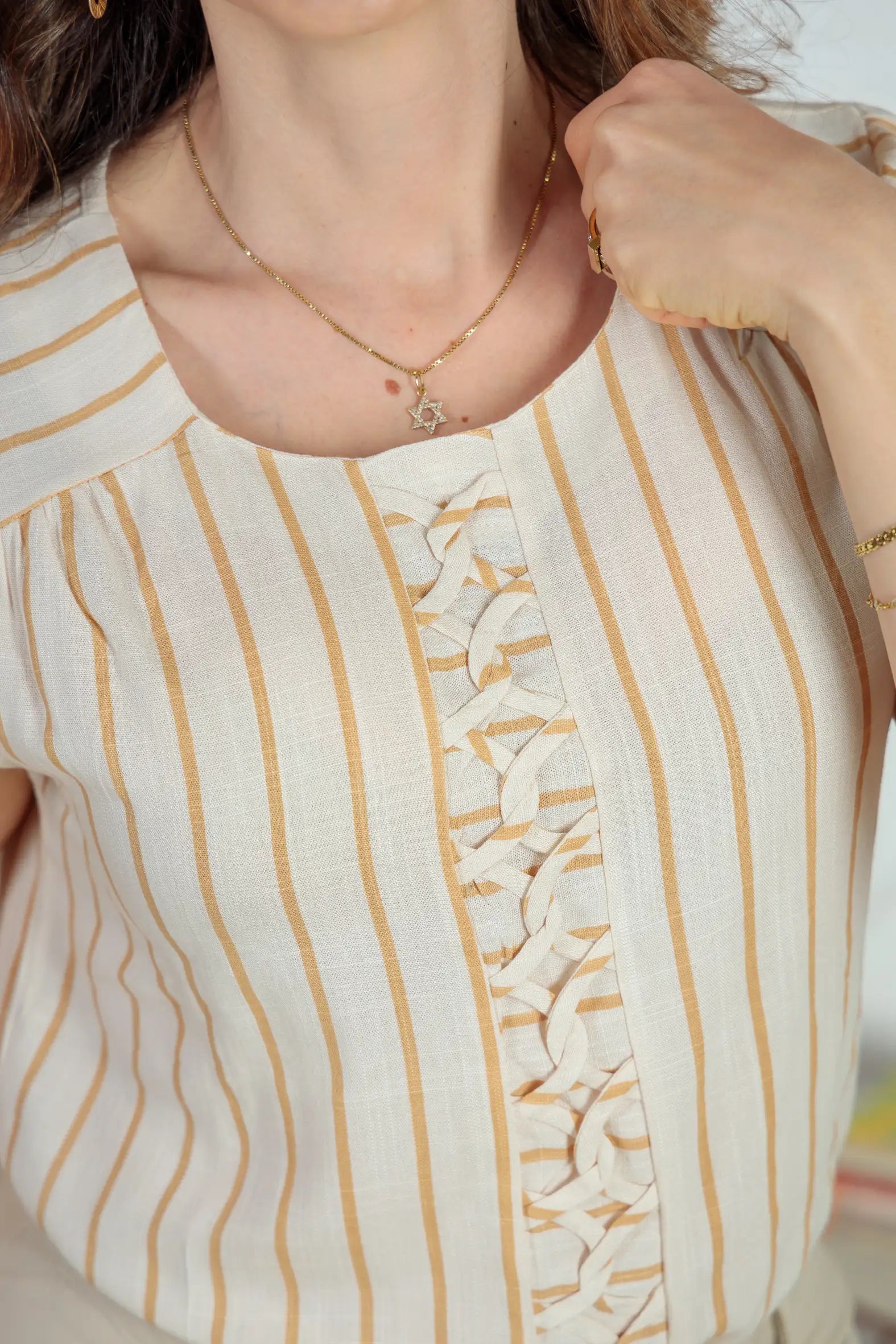 Blusa Babados Manga Detalhe Trançado Em Visco-linho Jenifer Marrom