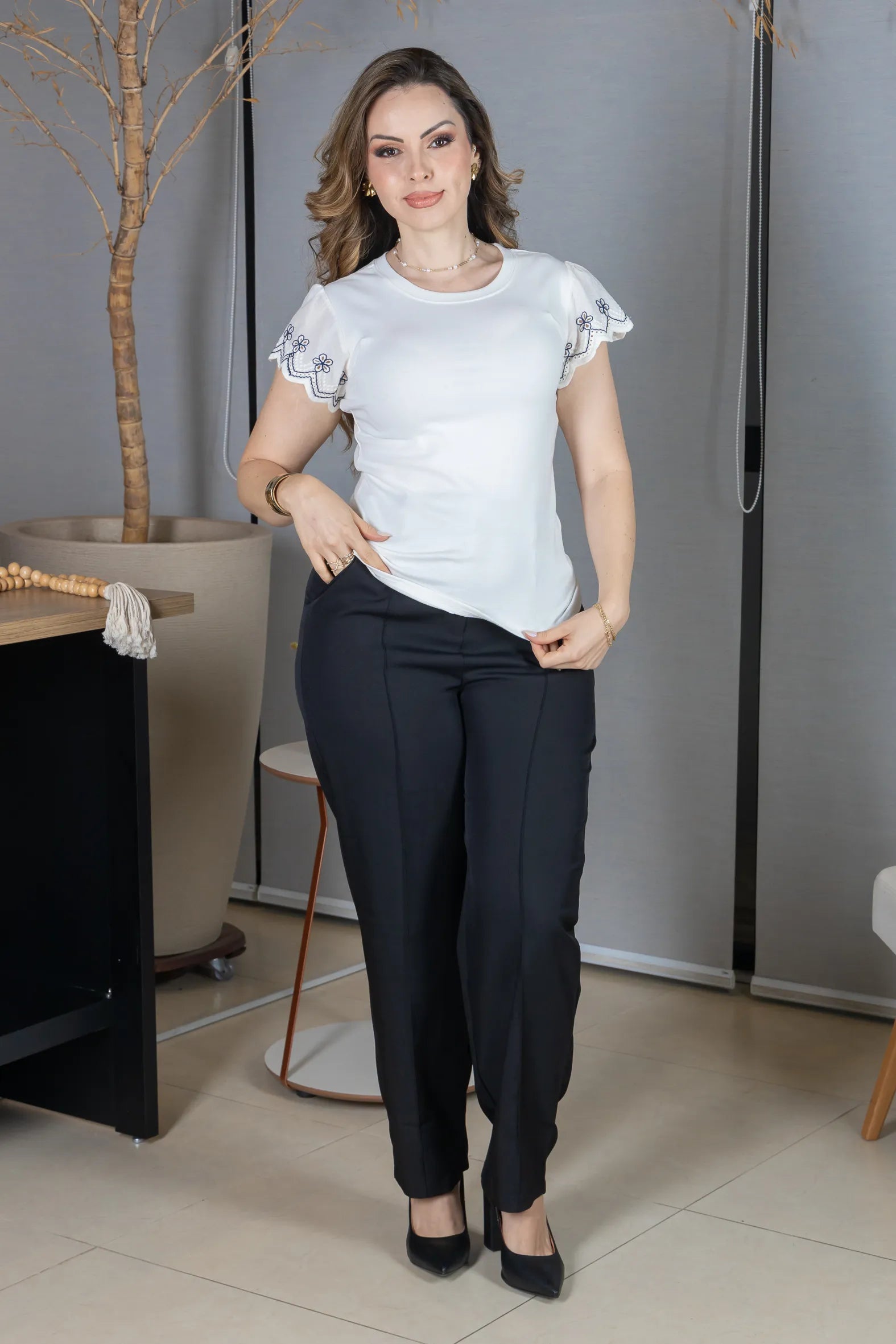 Blusa Manga Curta em Cotton Lycra com Detalhe Rendado Elise Branca