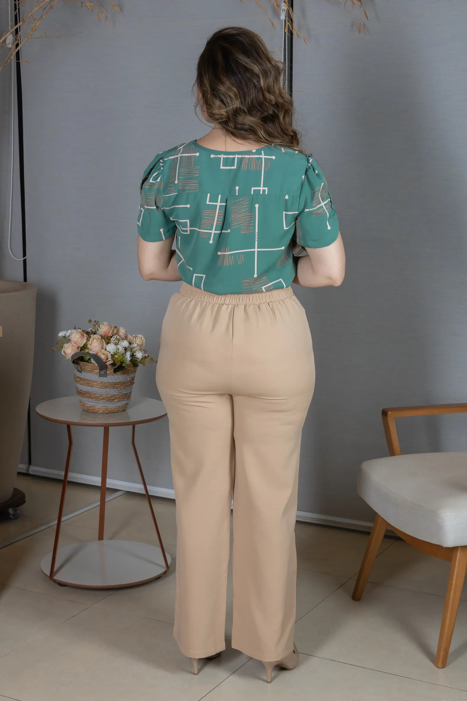 Blusa Manga Curta Colo Detalhe Botão Samara Estampada Verde