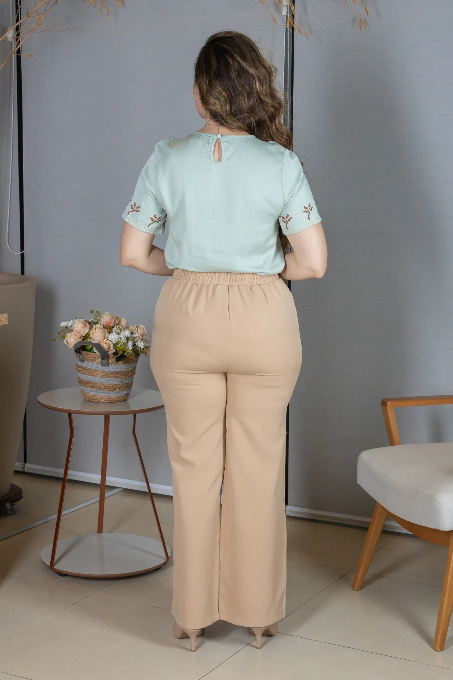 Blusa Manga Curta em Visco Mix com Detalhes Bordados Catarina Verde