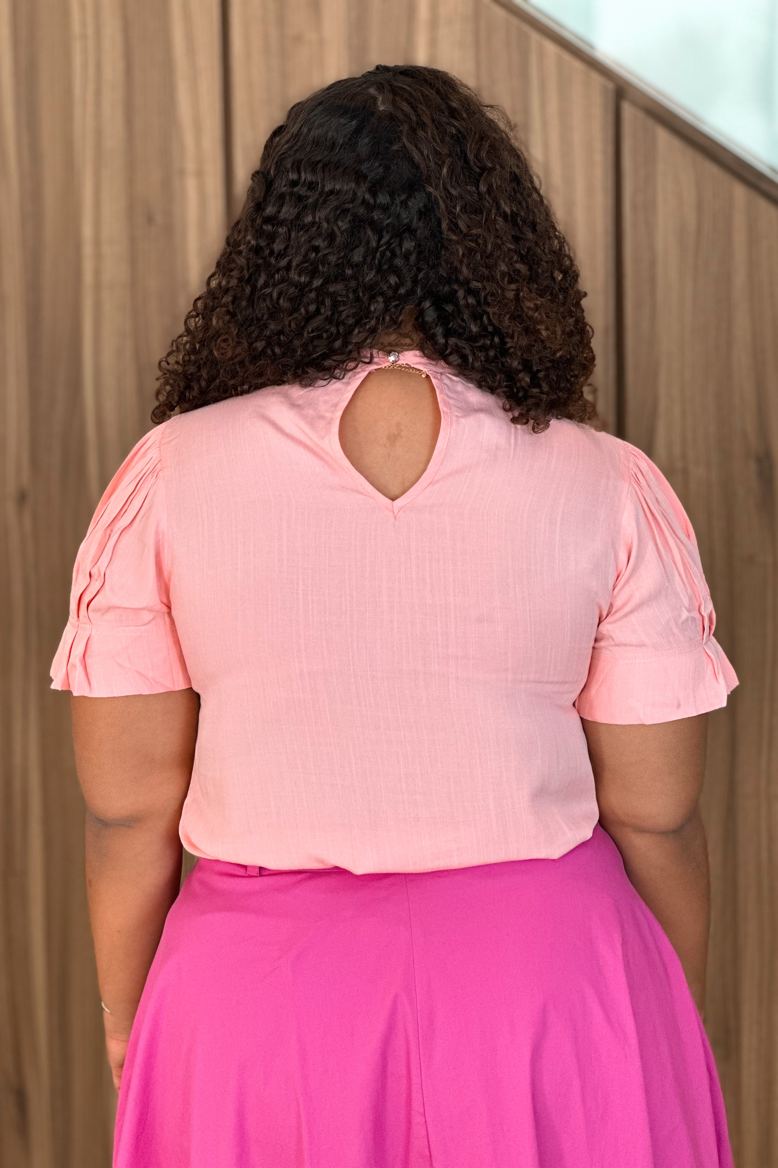 Blusa Manga Curta Plissada Viscose Juliana Rosa Claro