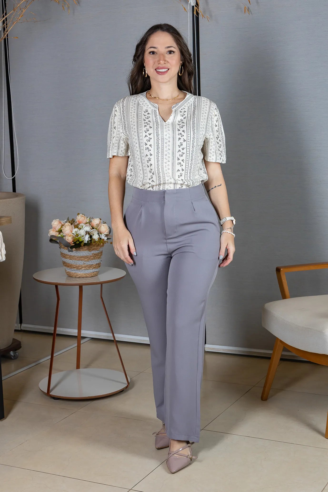 Blusa Manga Curta Decote em "V" em Visco-Linho Estampada Elisabeth Creme