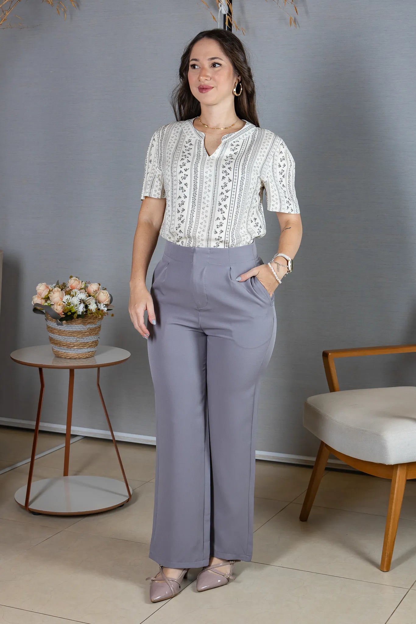 Blusa Manga Curta Decote em "V" em Visco-Linho Estampada Elisabeth Creme