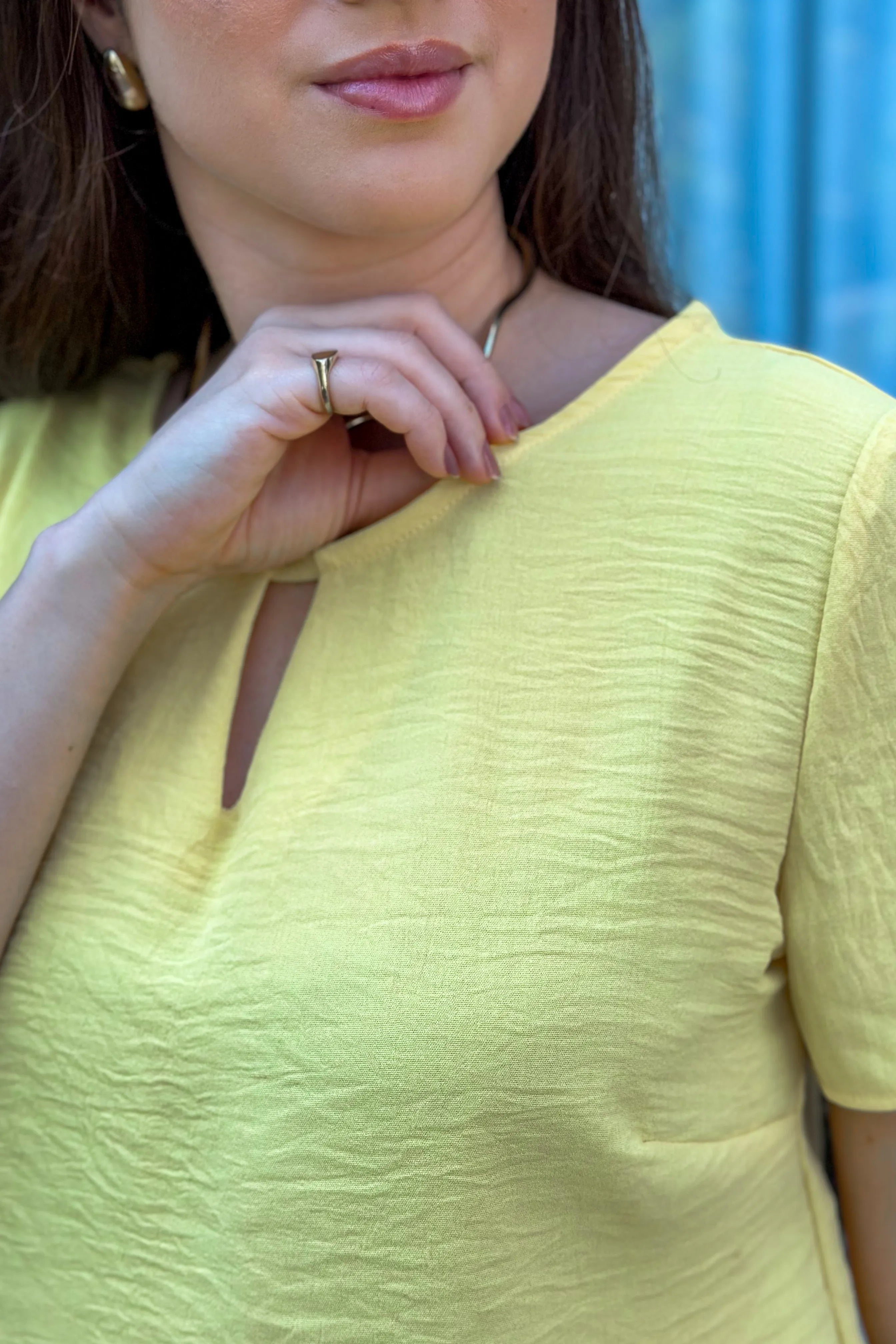 Blusa Manga Curta Decote Choker Silvana Amarela