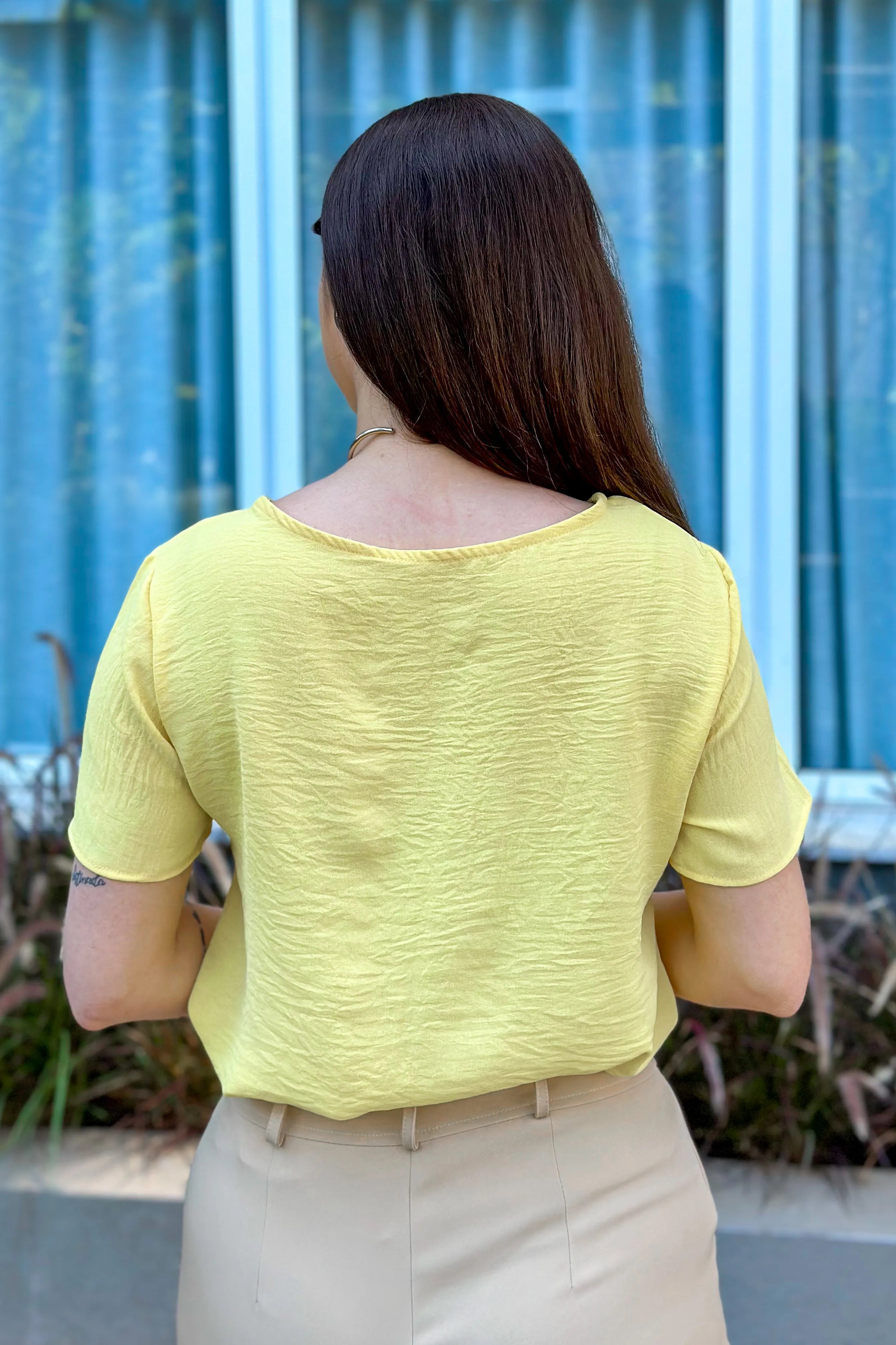 Blusa Manga Curta Decote Choker Silvana Amarela