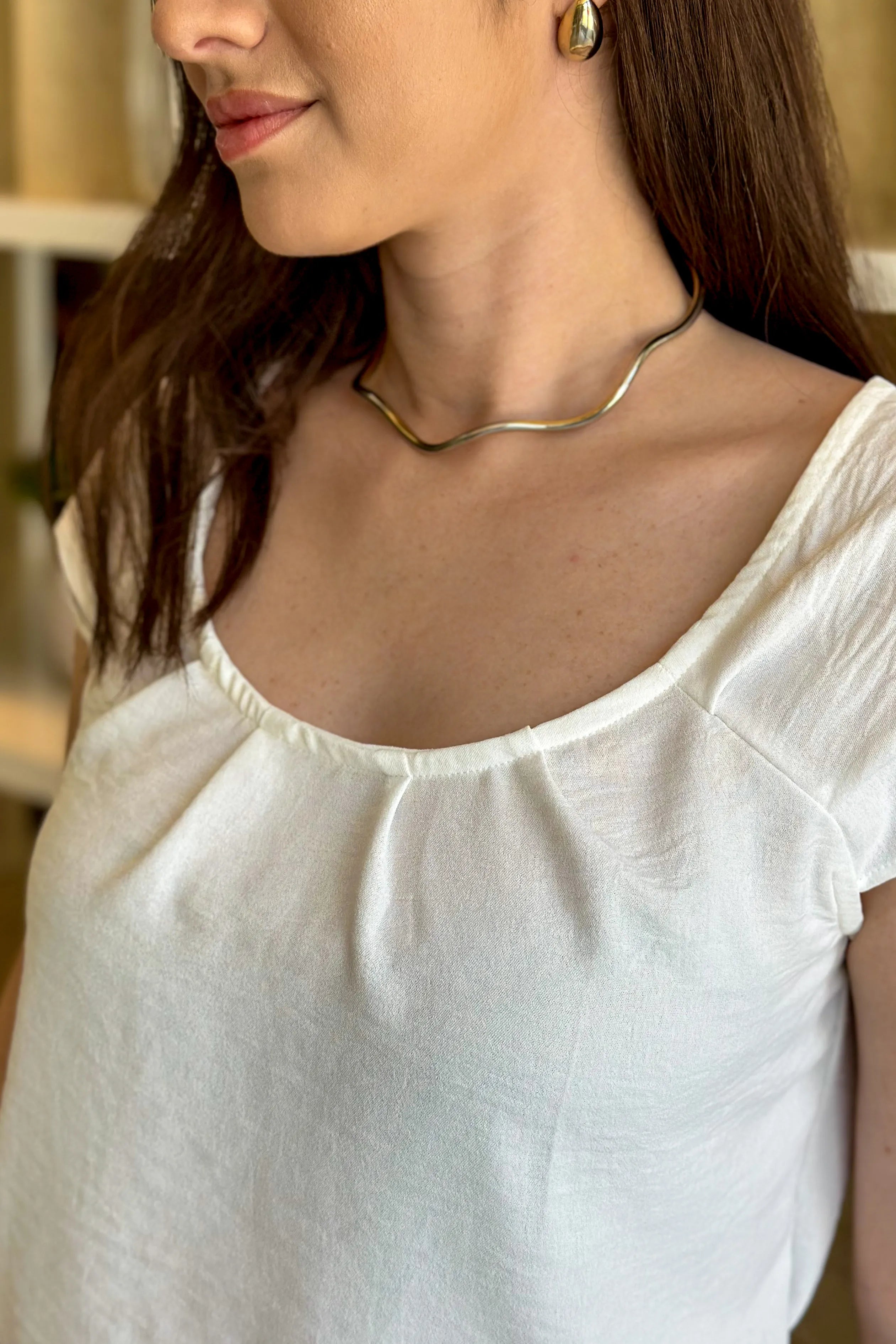 Blusa Manga Curta Plissado Ombro Vera Branca