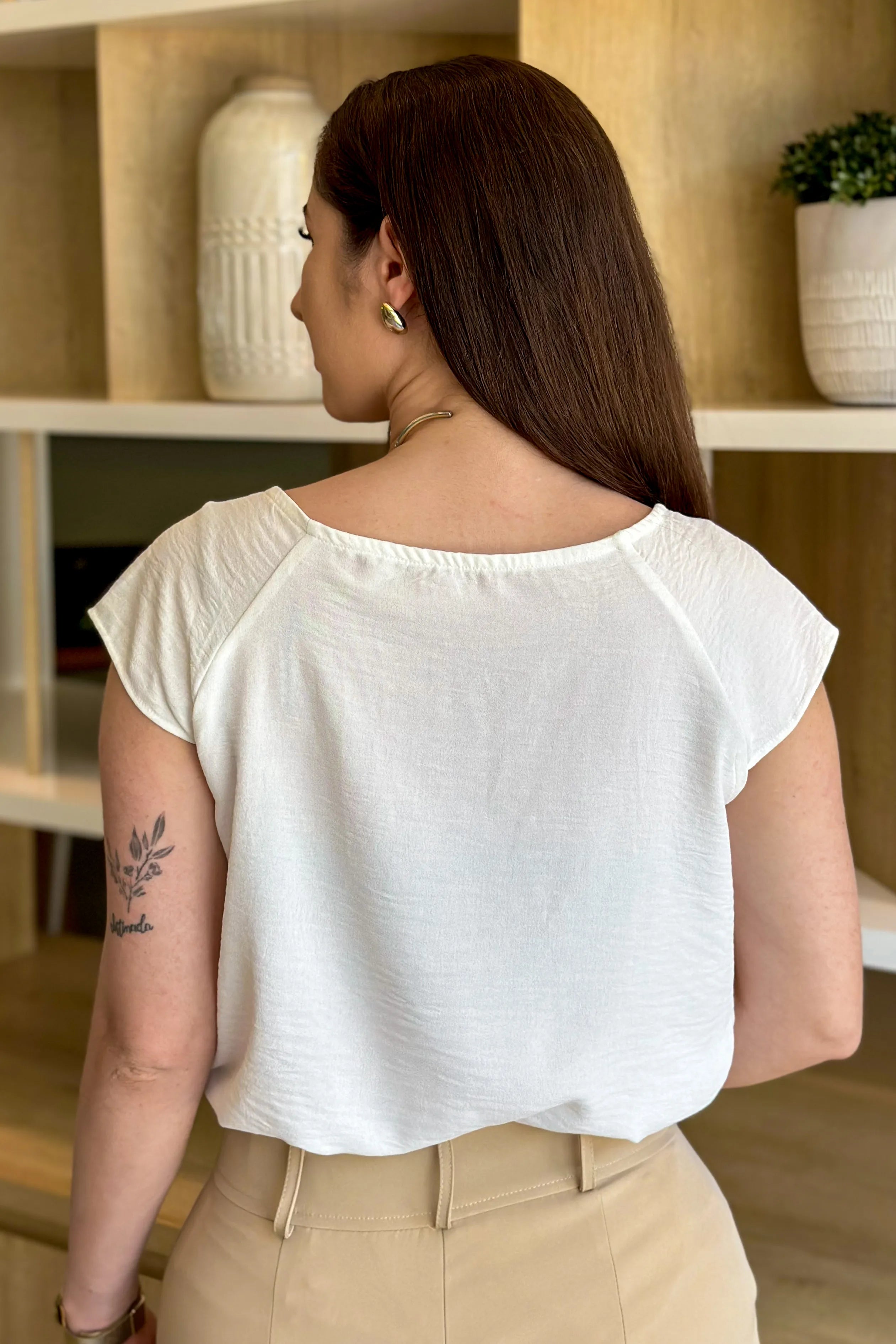Blusa Manga Curta Plissado Ombro Vera Branca