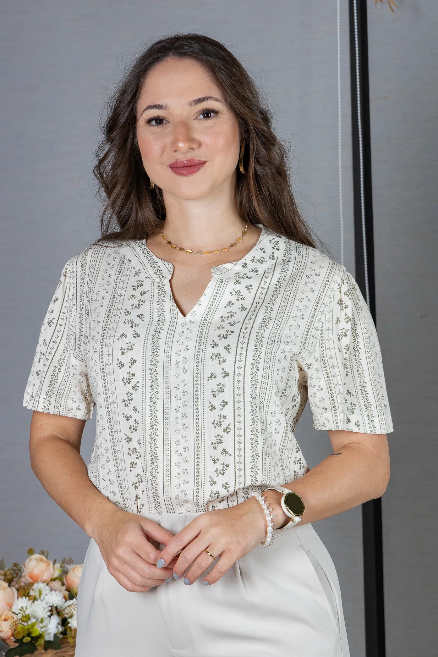 Blusa Manga Curta Decote em "V" em Visco-Linho Estampada Elisabeth Verde