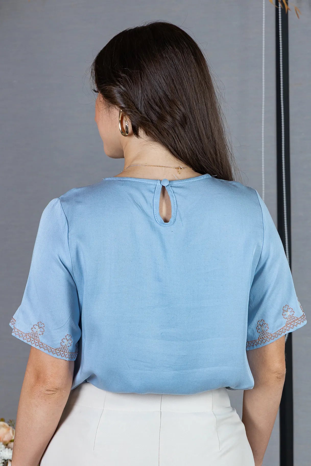 Blusa Manga Curta em Visco Mix com Detalhes Bordados Graziela Azul